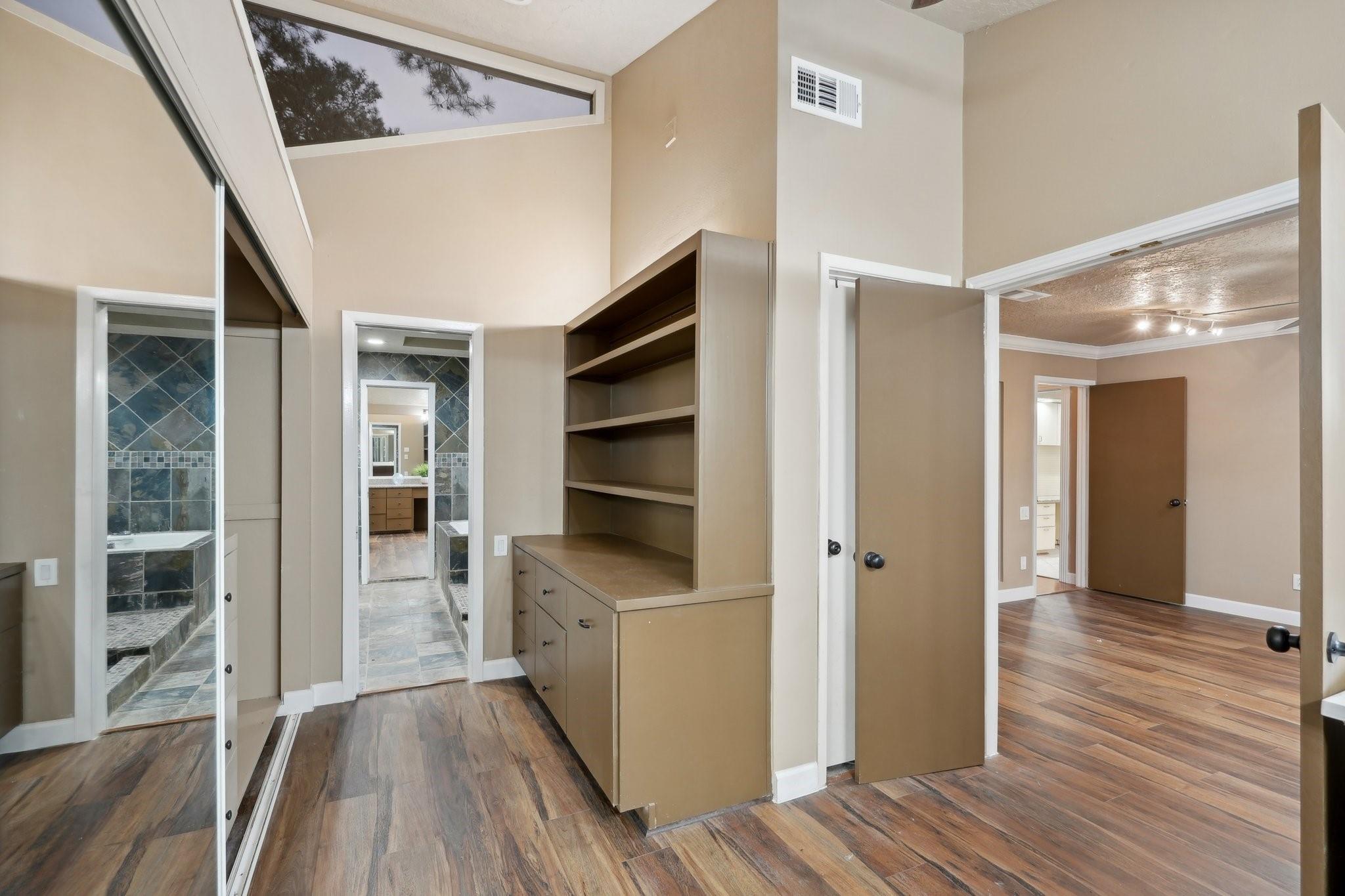 5914 Bermuda Dunes Drive