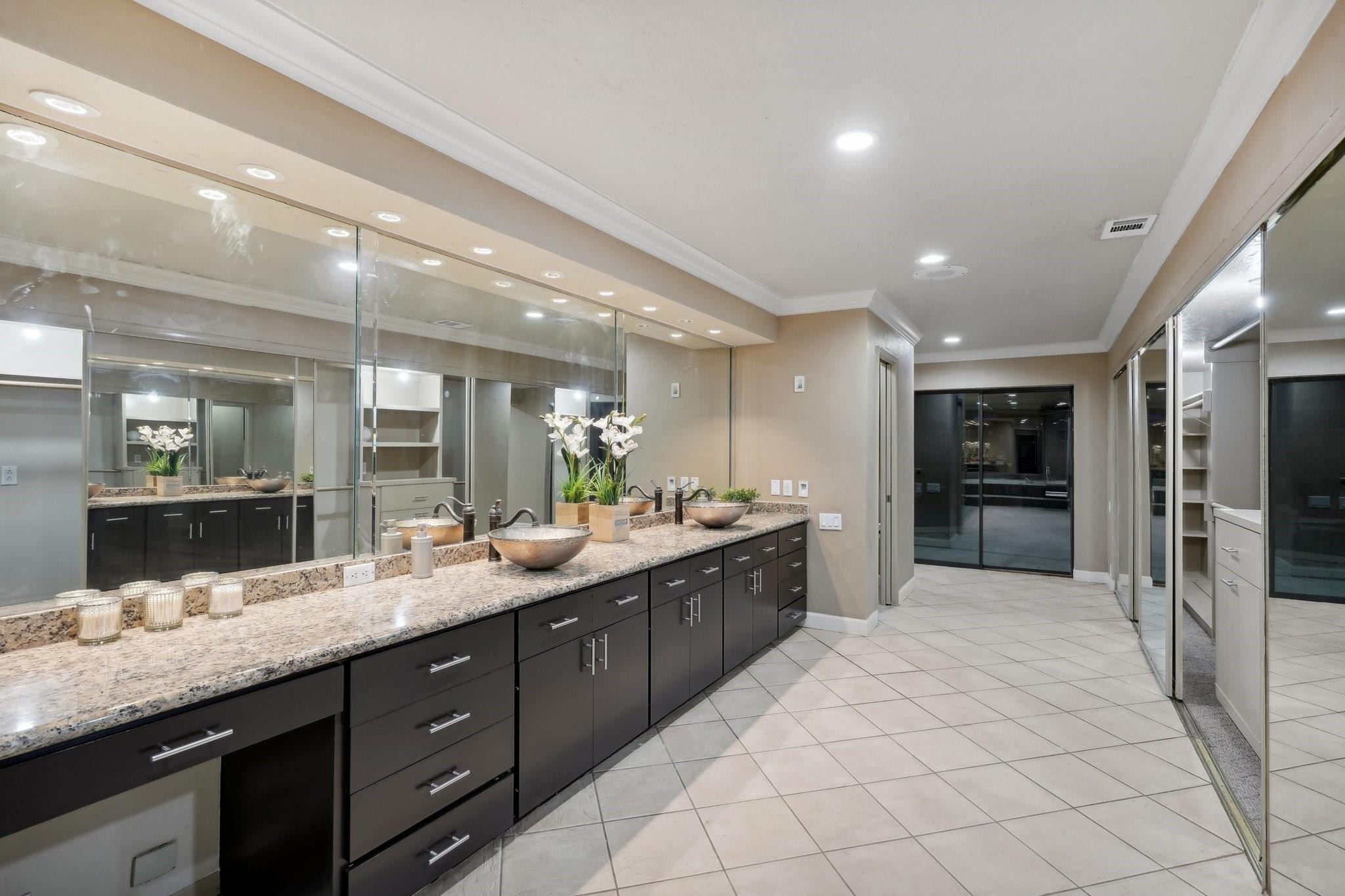 5914 Bermuda Dunes Drive