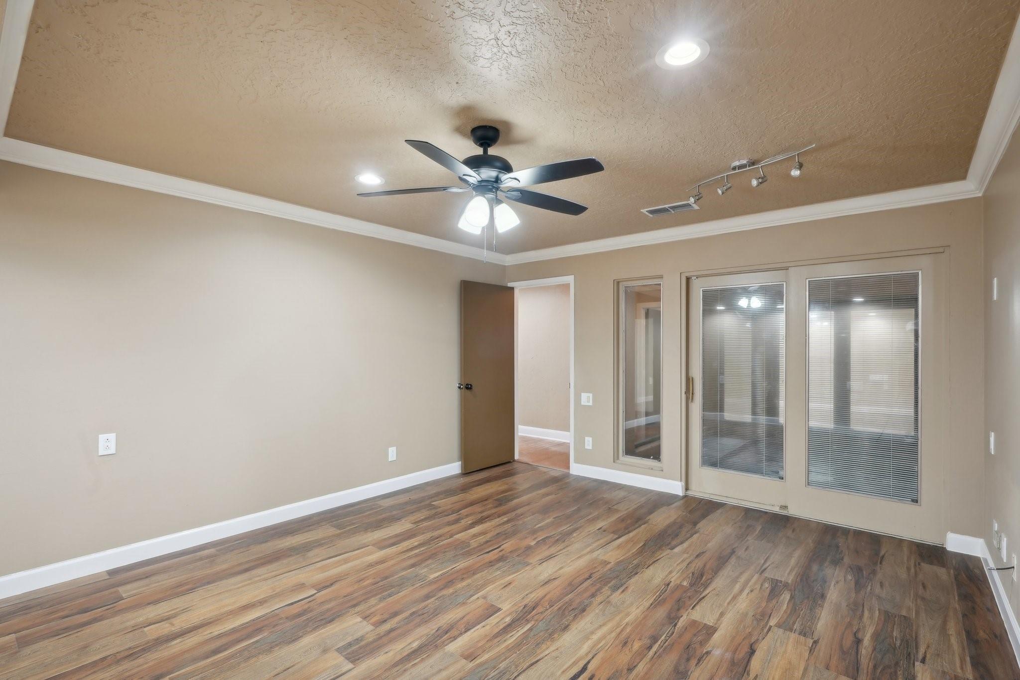 5914 Bermuda Dunes Drive