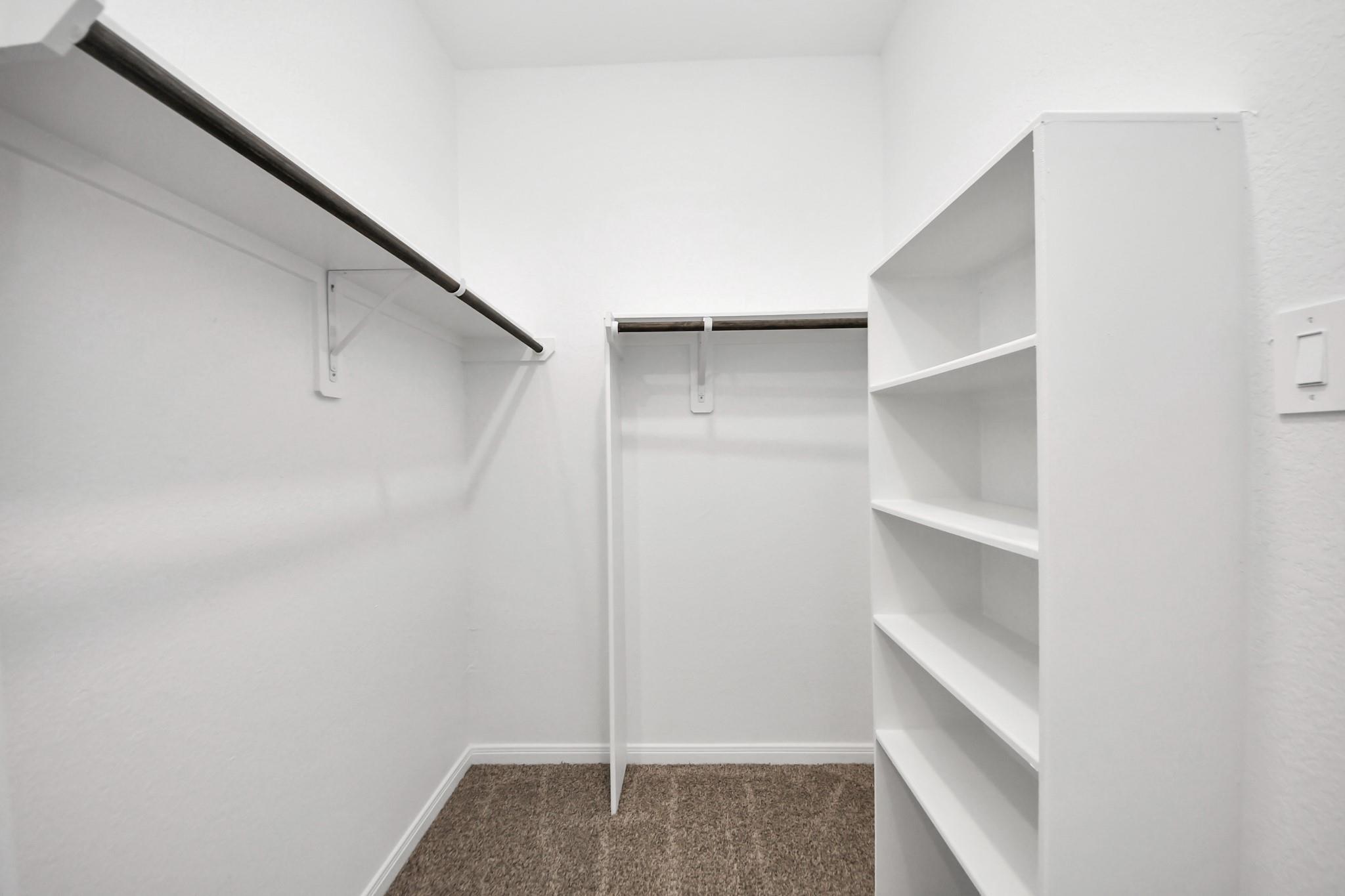 19556 Stripe Hill Bend