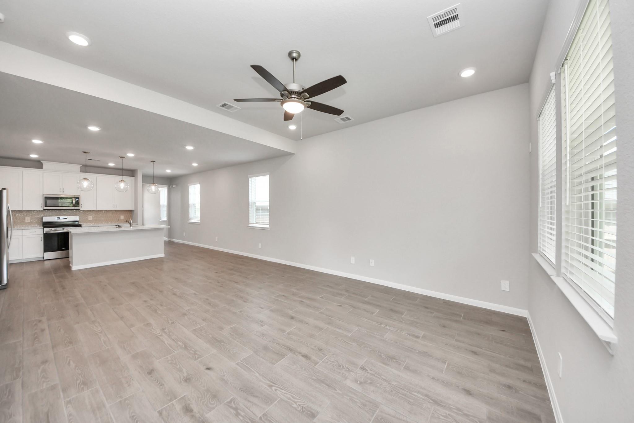 19556 Stripe Hill Bend