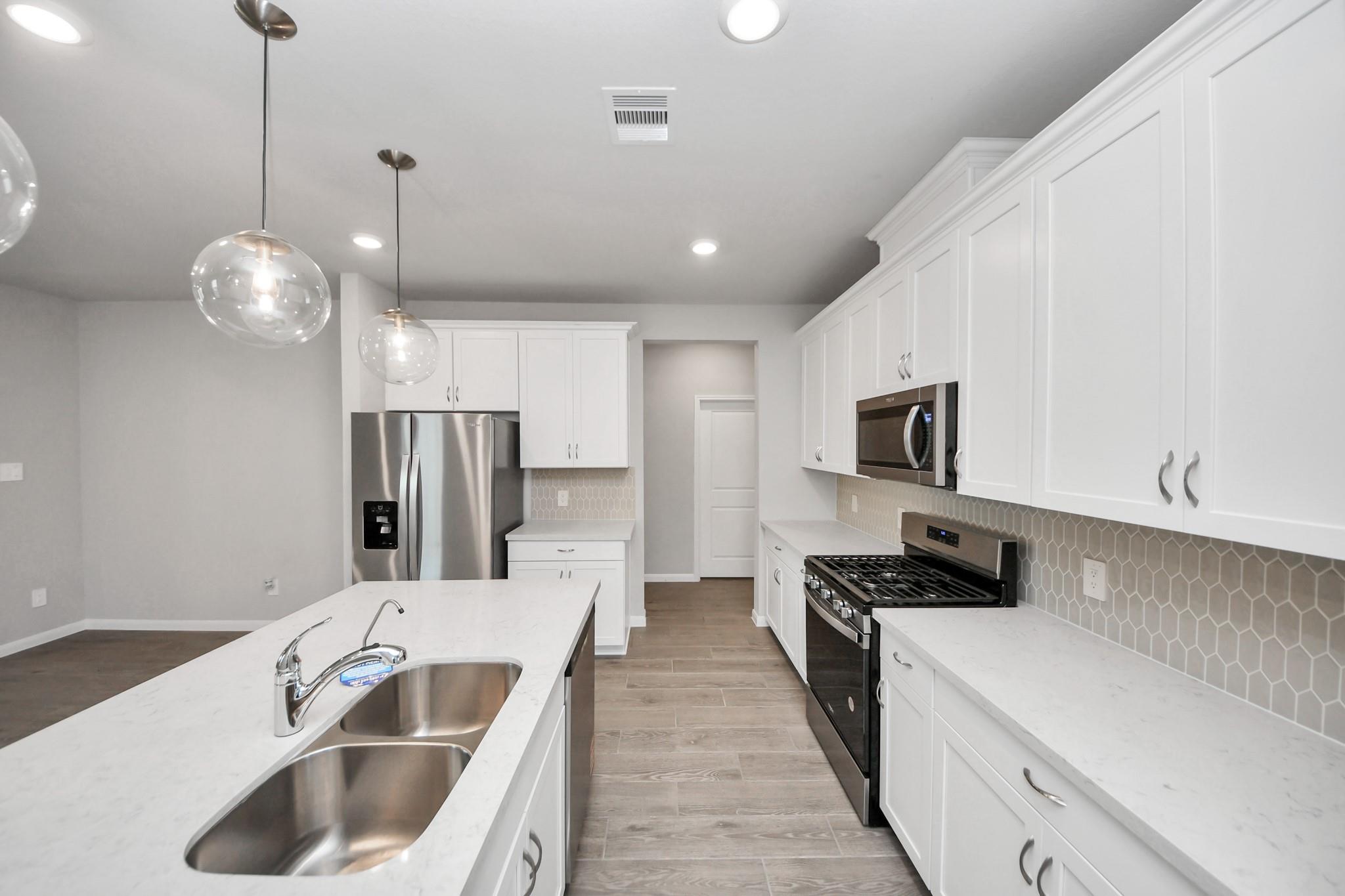 19556 Stripe Hill Bend