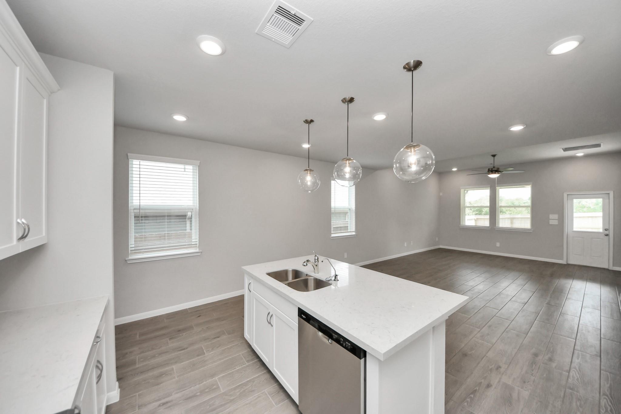 19556 Stripe Hill Bend