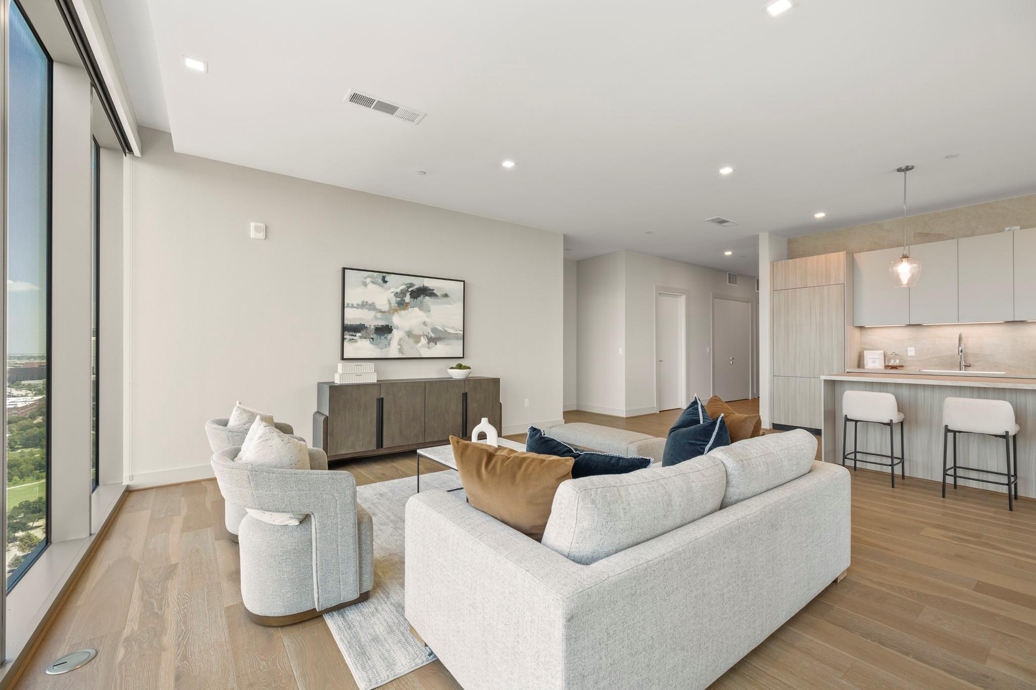 1711 Allen Parkway # 2001