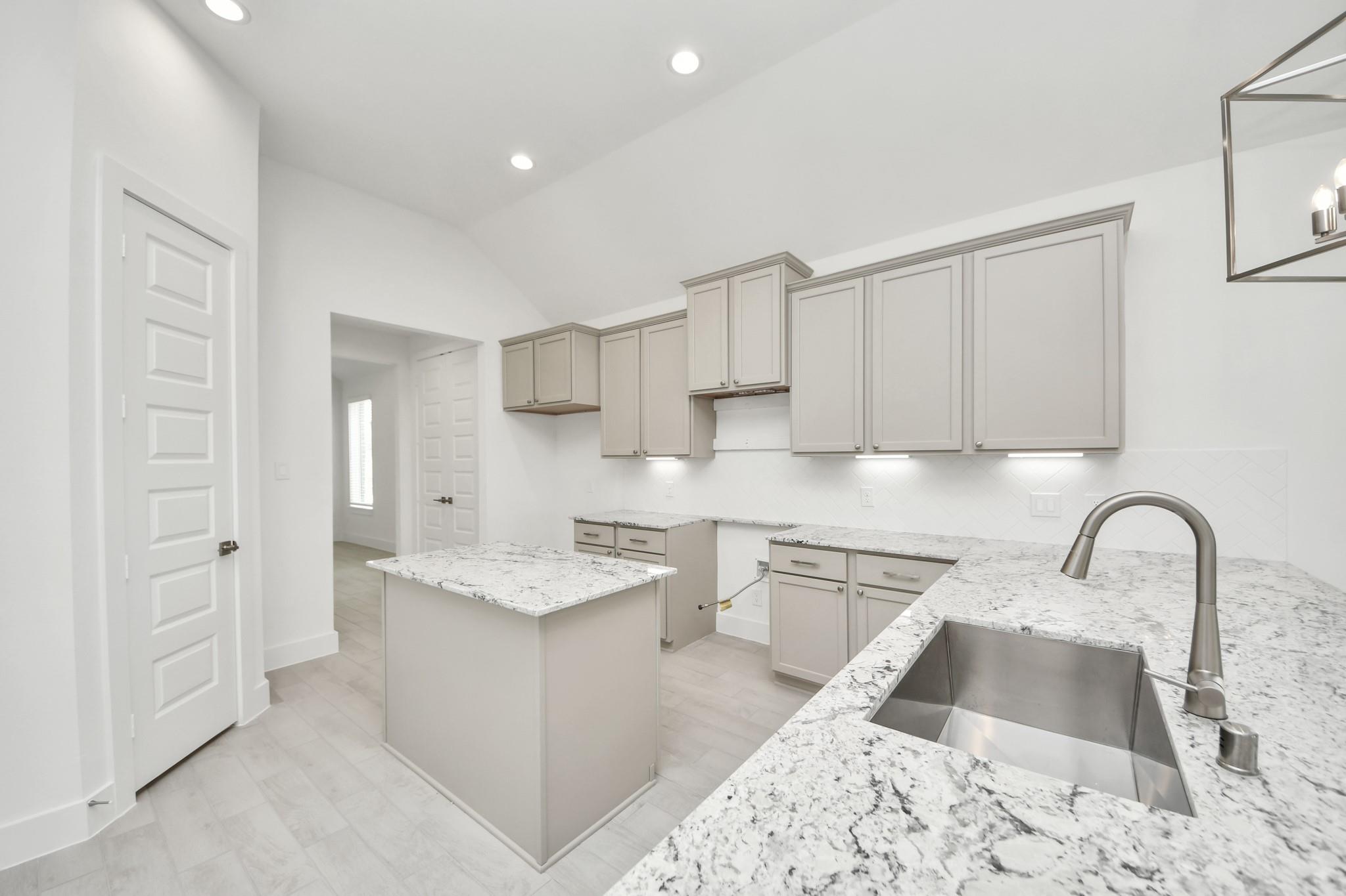 6227 Vista View Lane