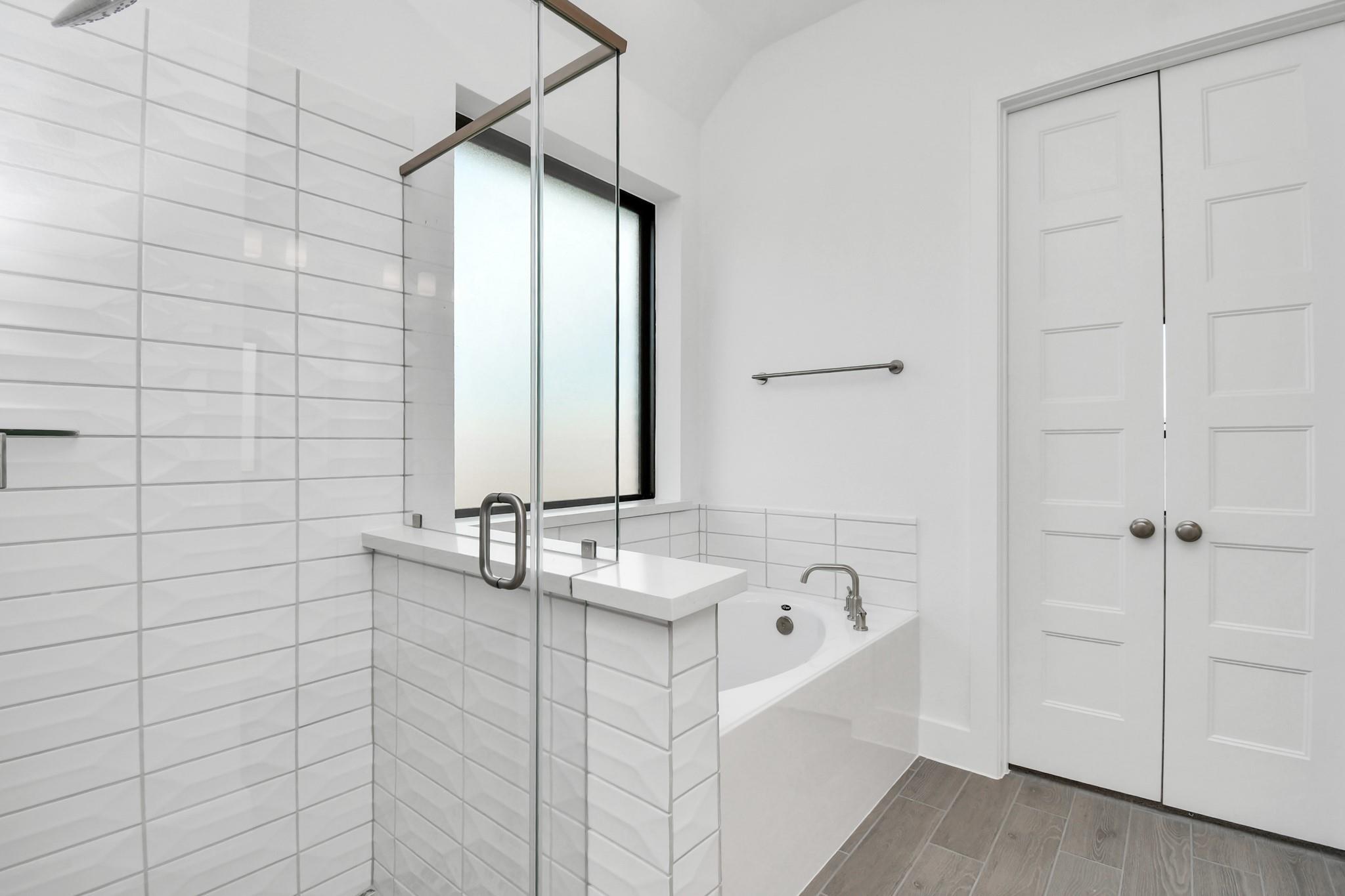 6623 Canary Knoll Court