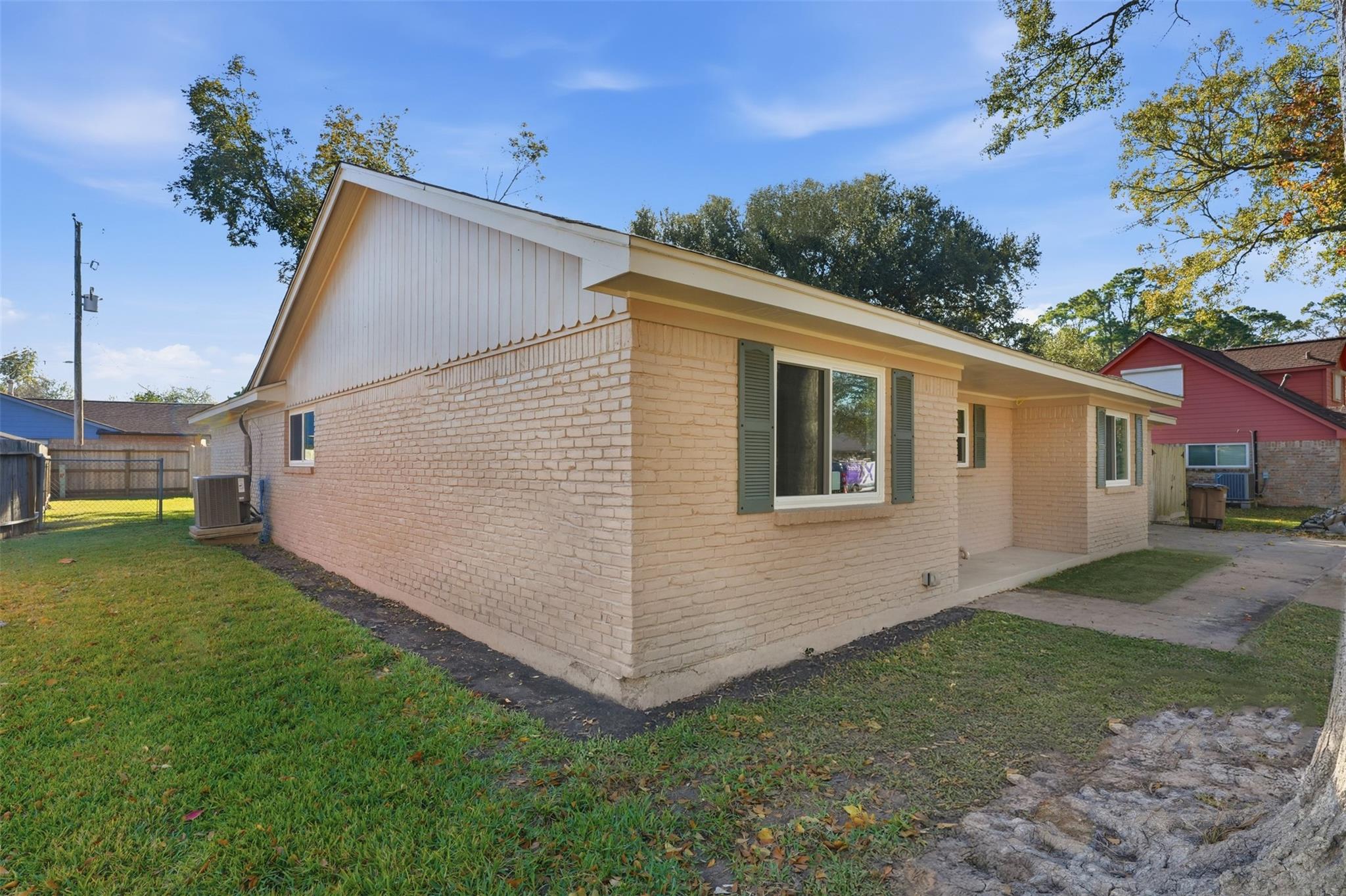 5002 Cedar Creek Drive