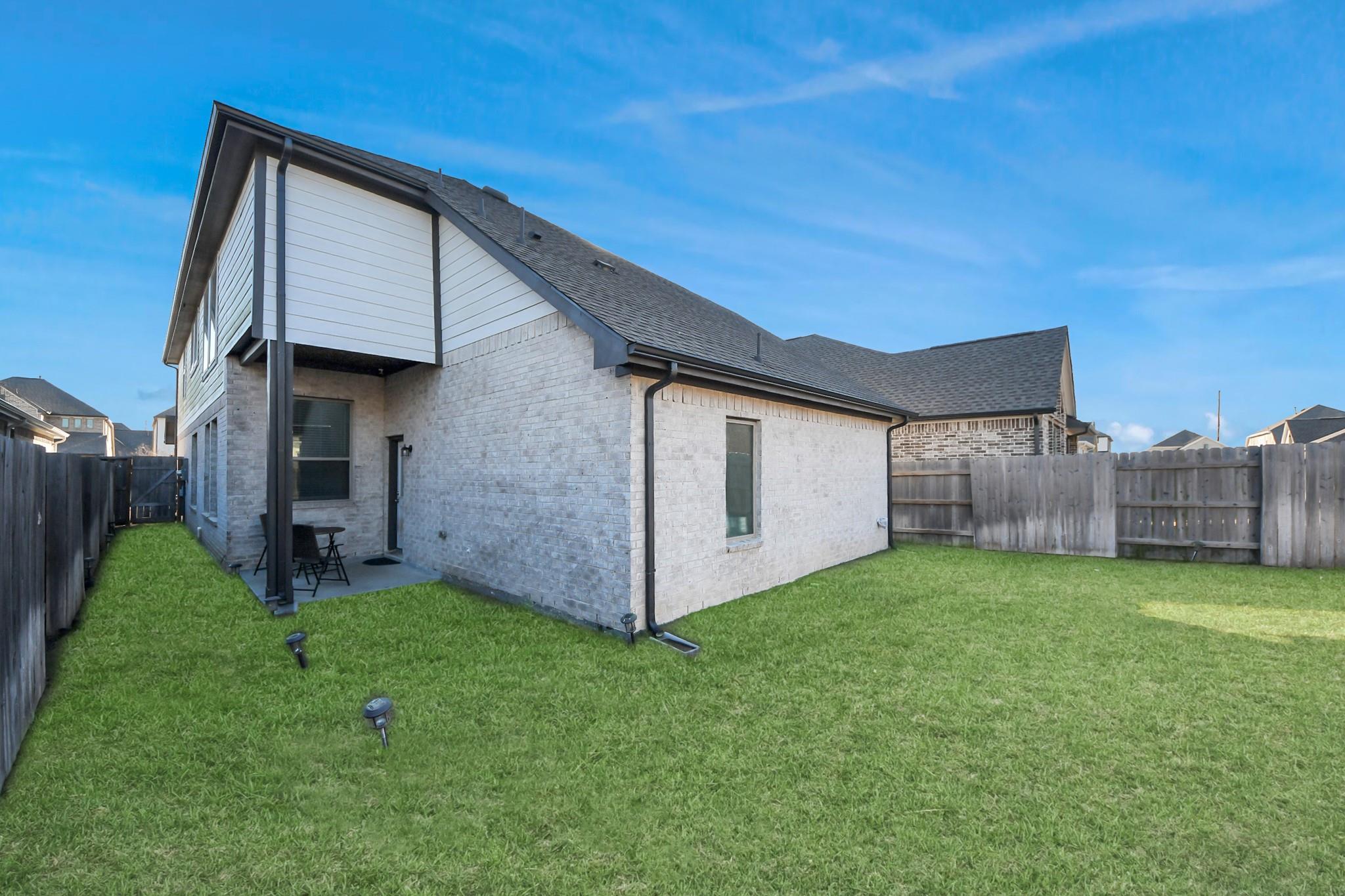 7027 Winterberry Glen Lane