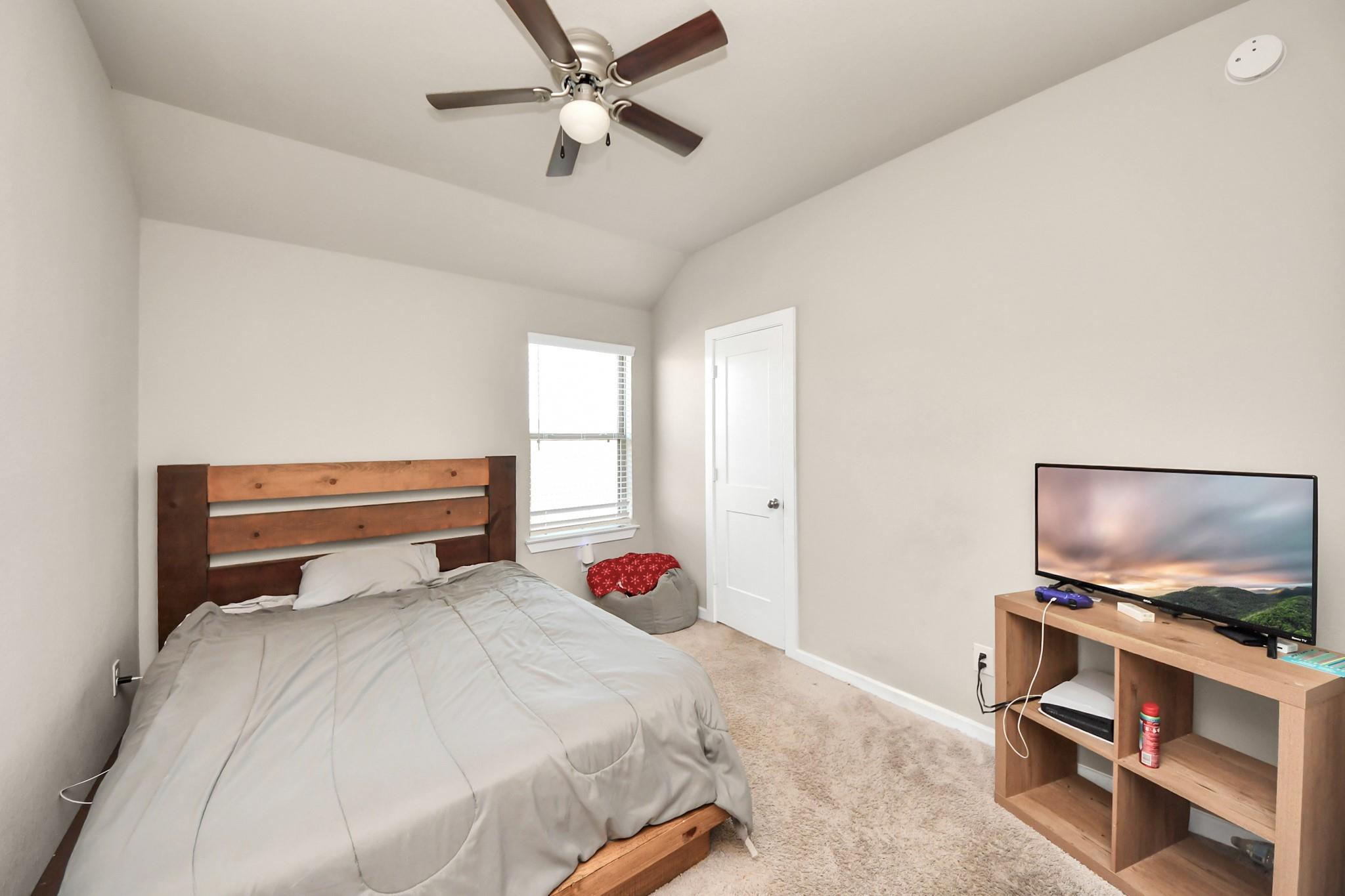 7027 Winterberry Glen Lane