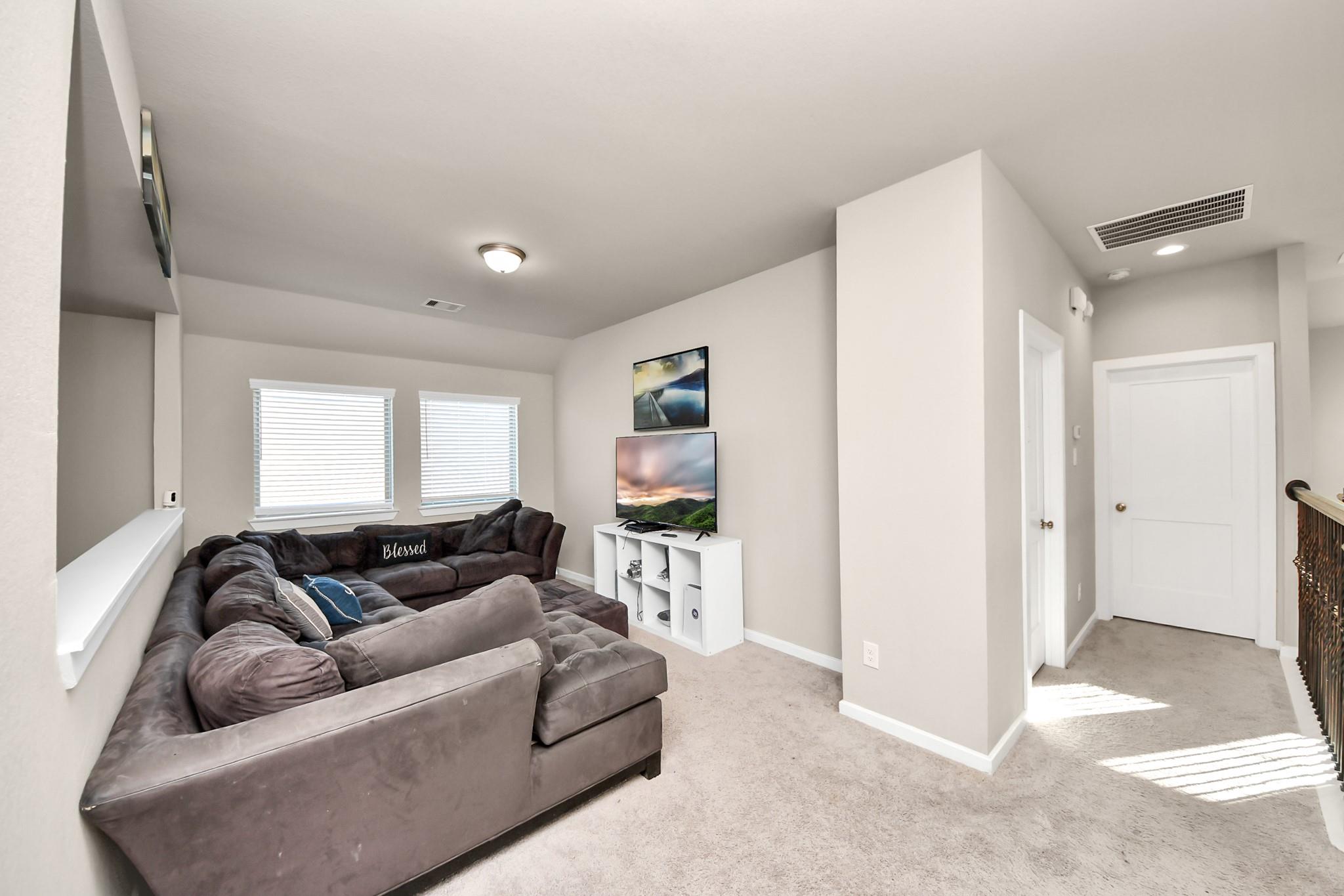 7027 Winterberry Glen Lane