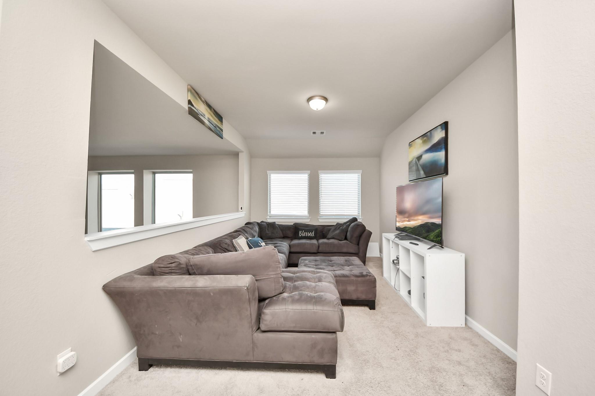 7027 Winterberry Glen Lane