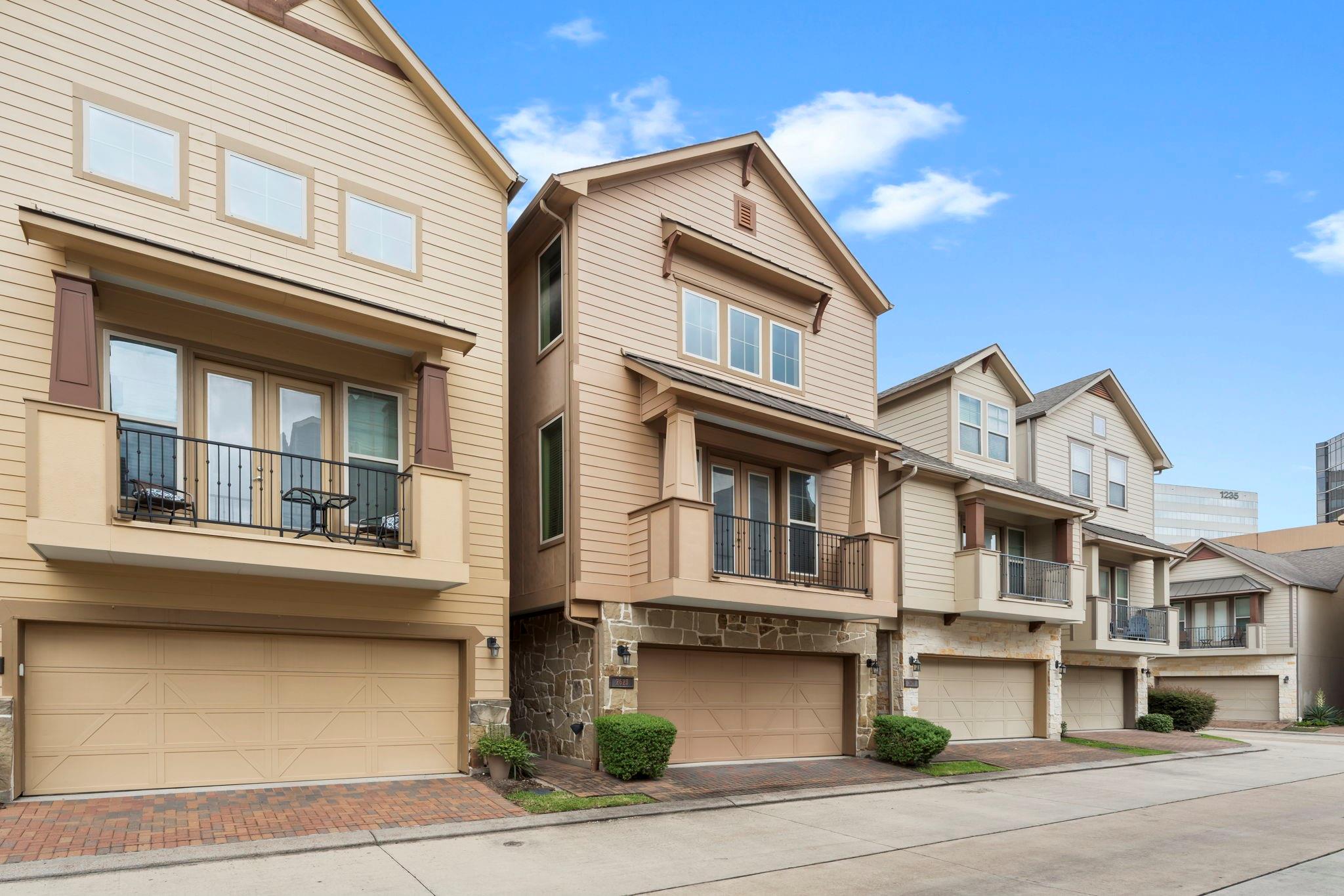 2623 Shady Woods Lane, Houston