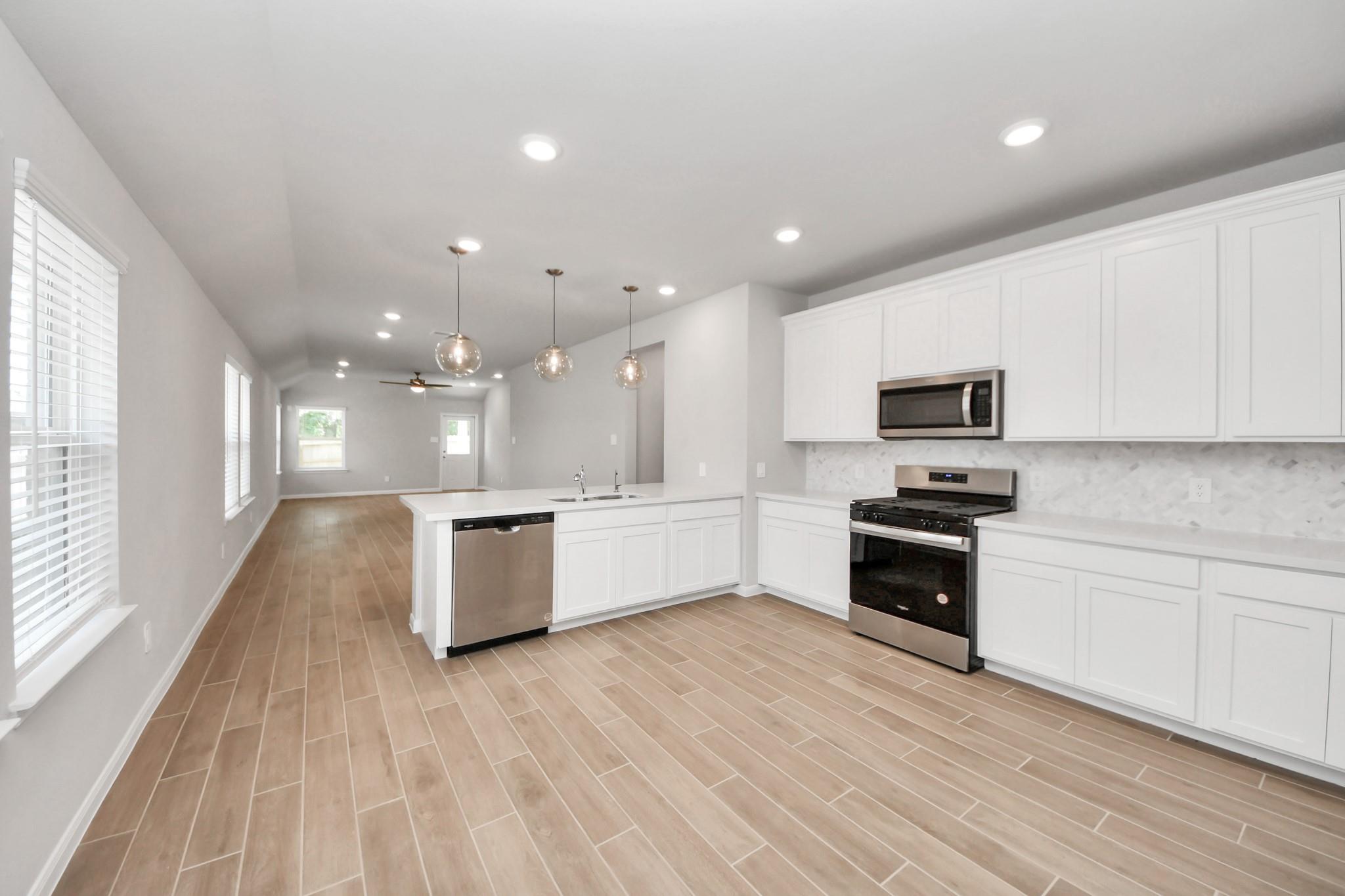 19560 Stripe Hill Bend