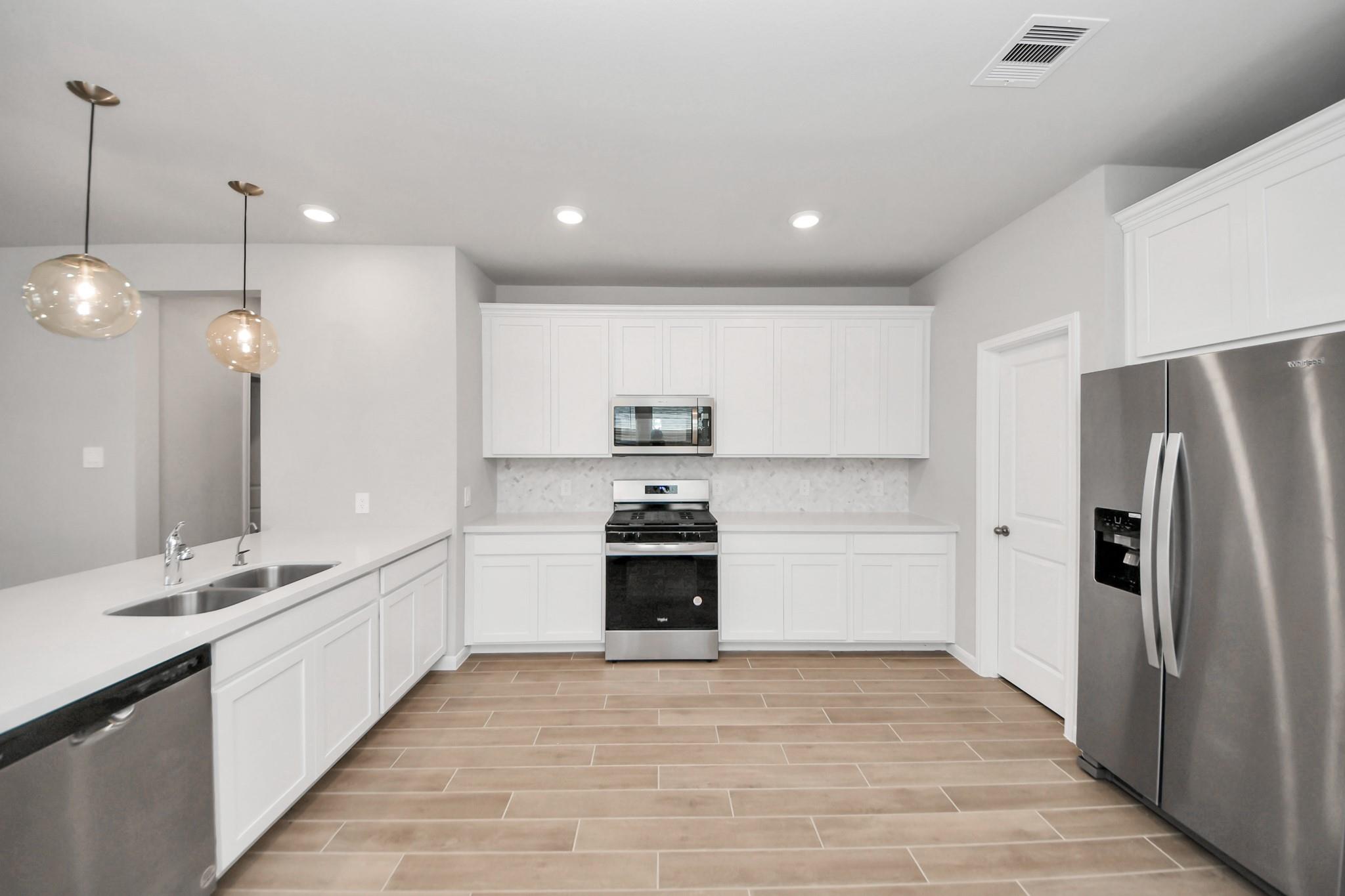 19560 Stripe Hill Bend