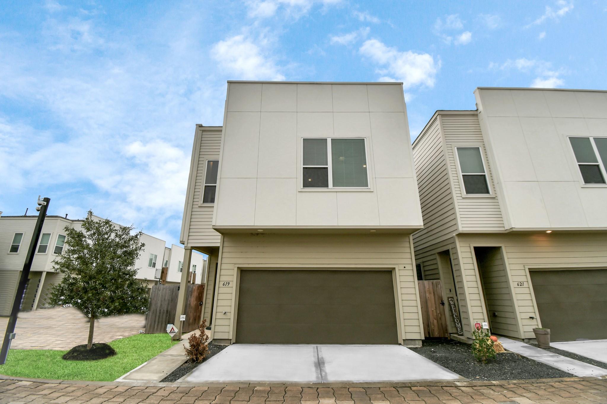 619 Thornton Oaks Lane