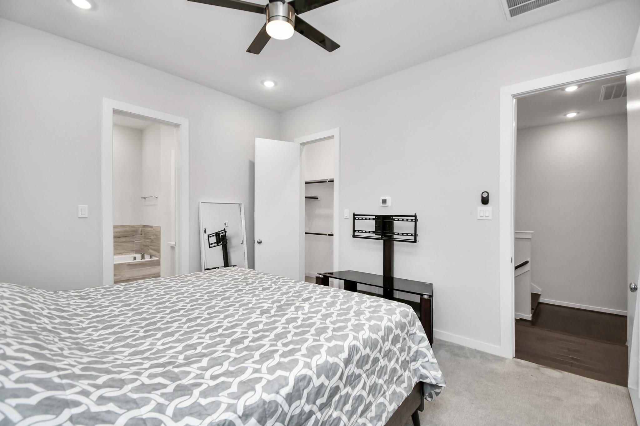 619 Thornton Oaks Lane