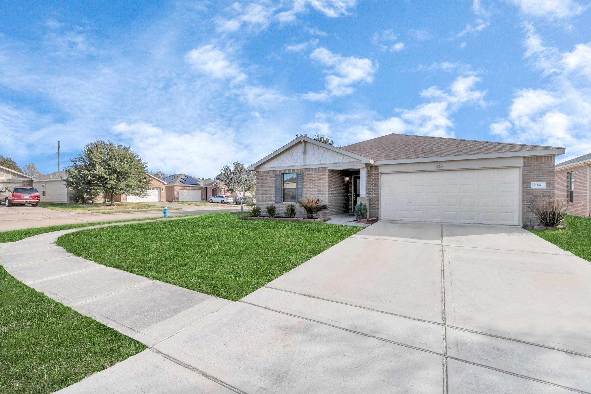 7946 Moss Springs Court