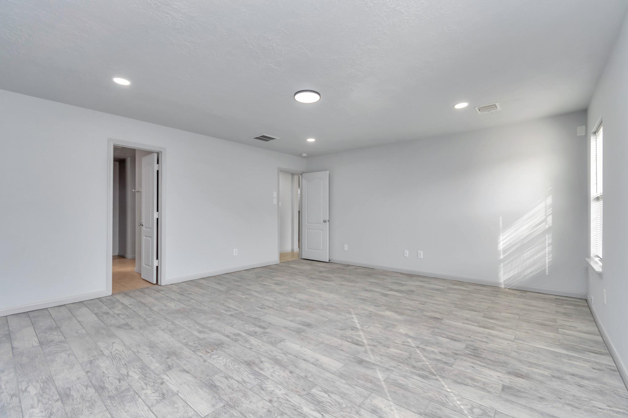 7946 Moss Springs Court