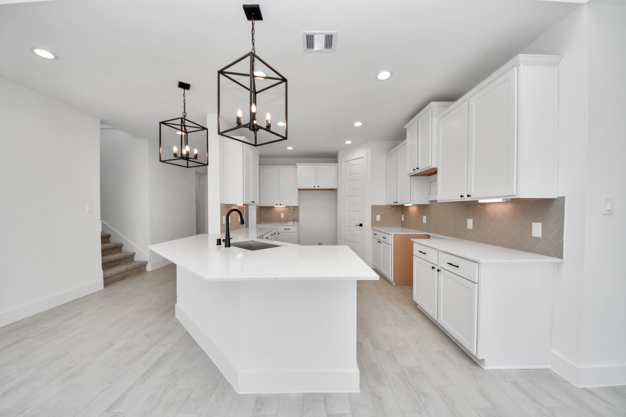 6211 Vista View Lane