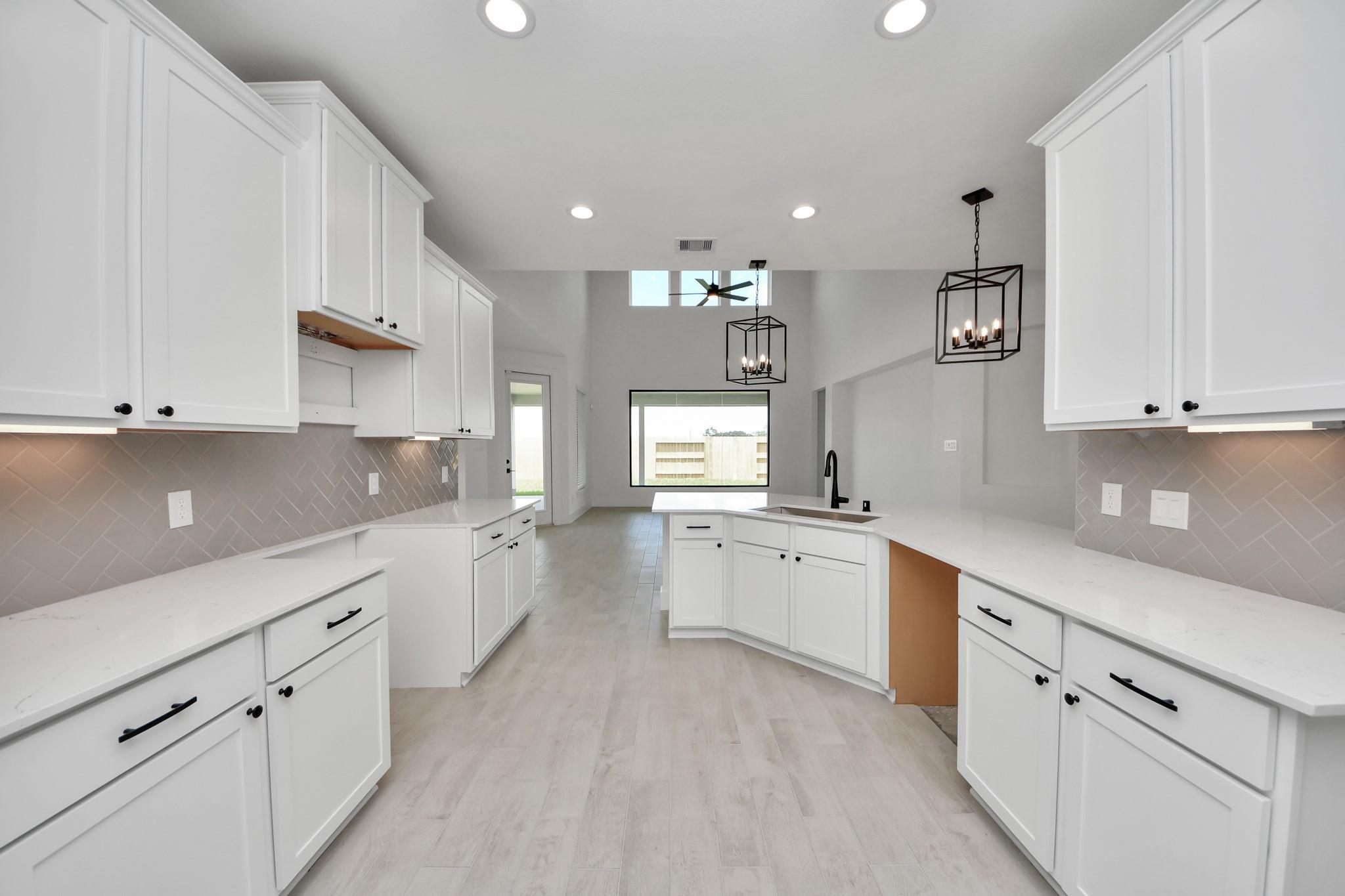6211 Vista View Lane