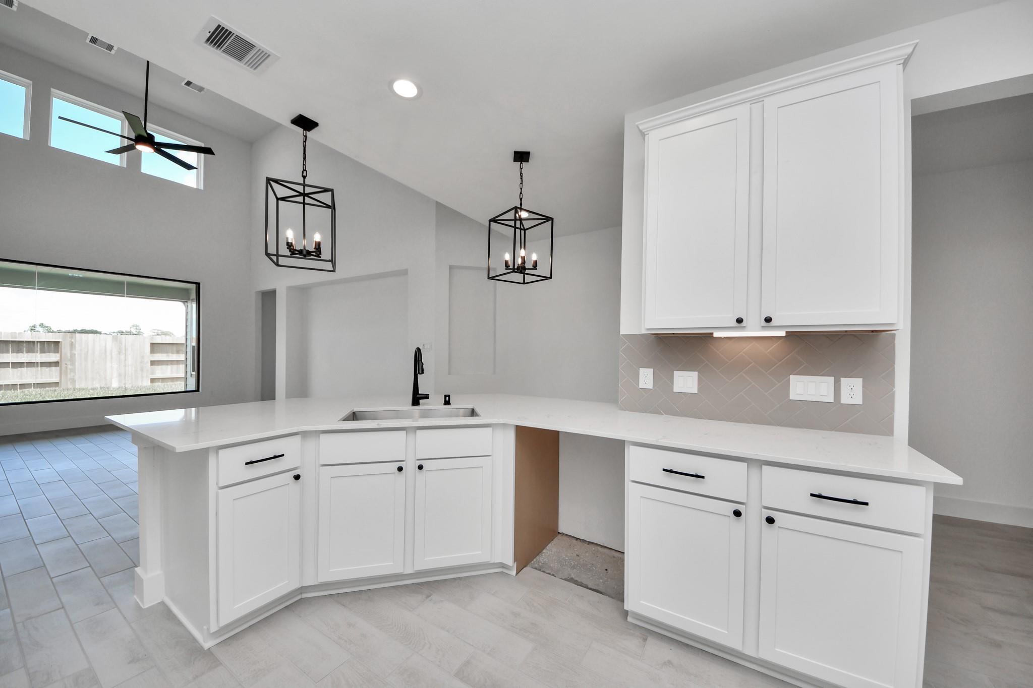 6211 Vista View Lane