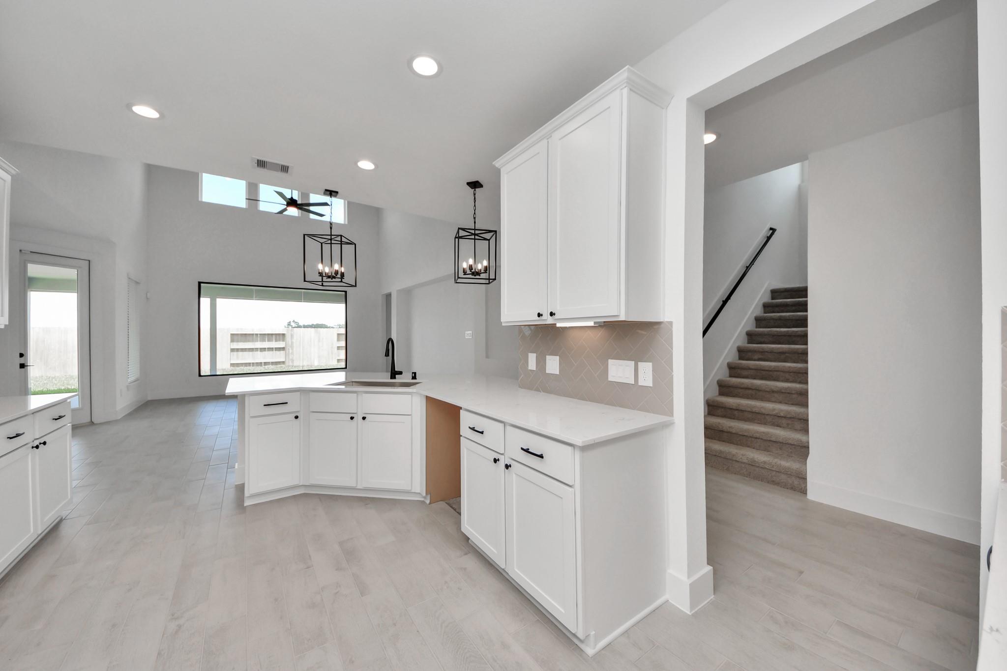 6211 Vista View Lane