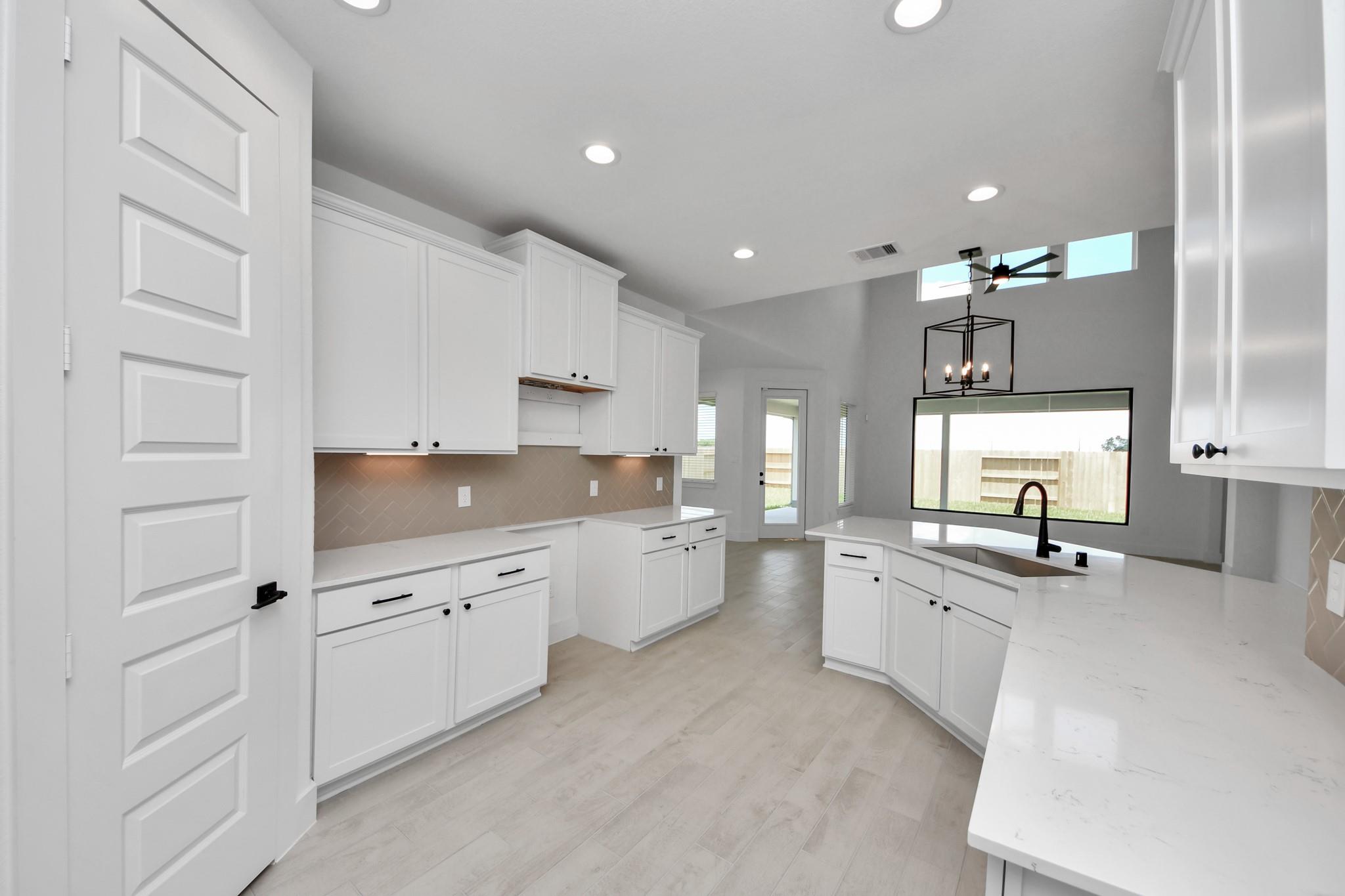 6211 Vista View Lane