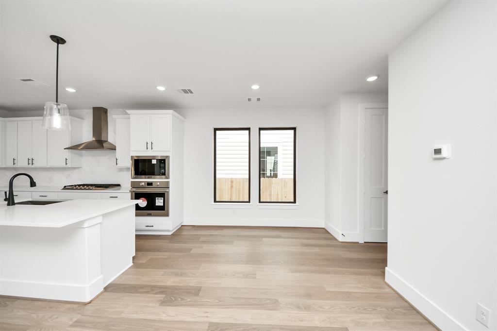 405 Forest Reserve Place