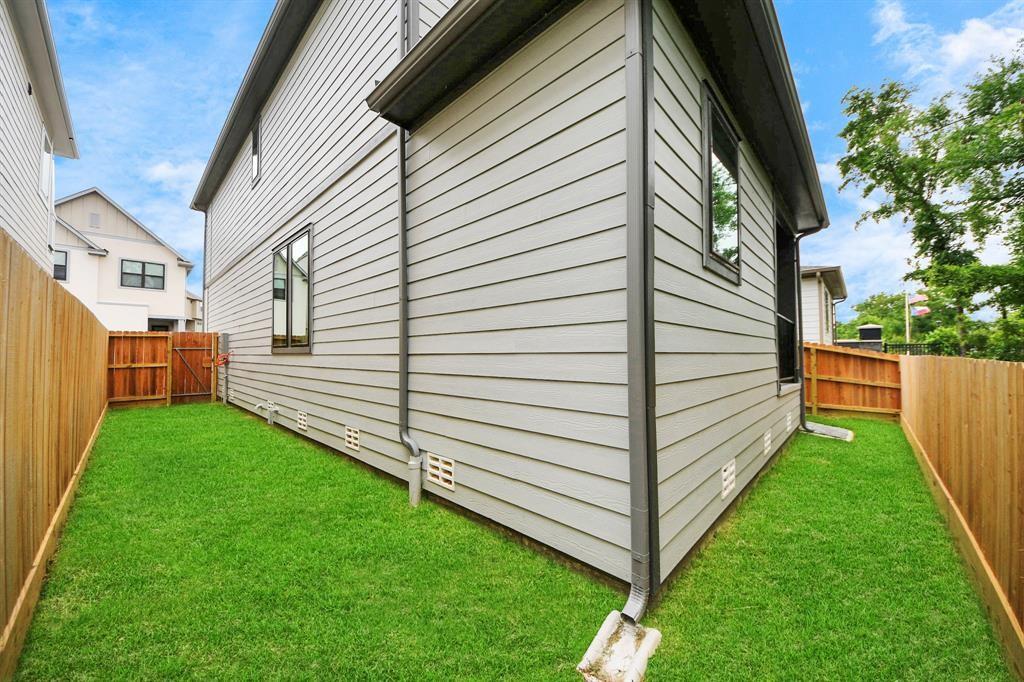 405 Forest Reserve Place