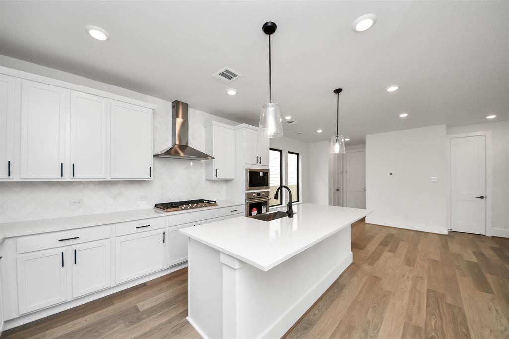 405 Forest Reserve Place