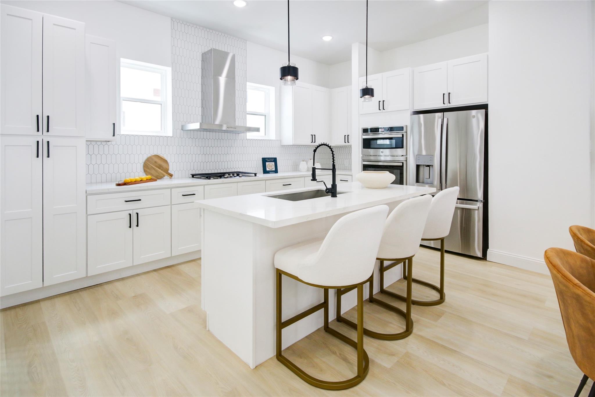 1214 W 24th Street Unit: E