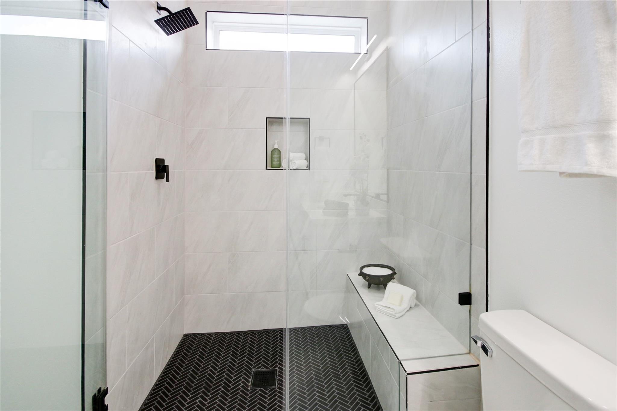 1214 W 24th Street Unit: E