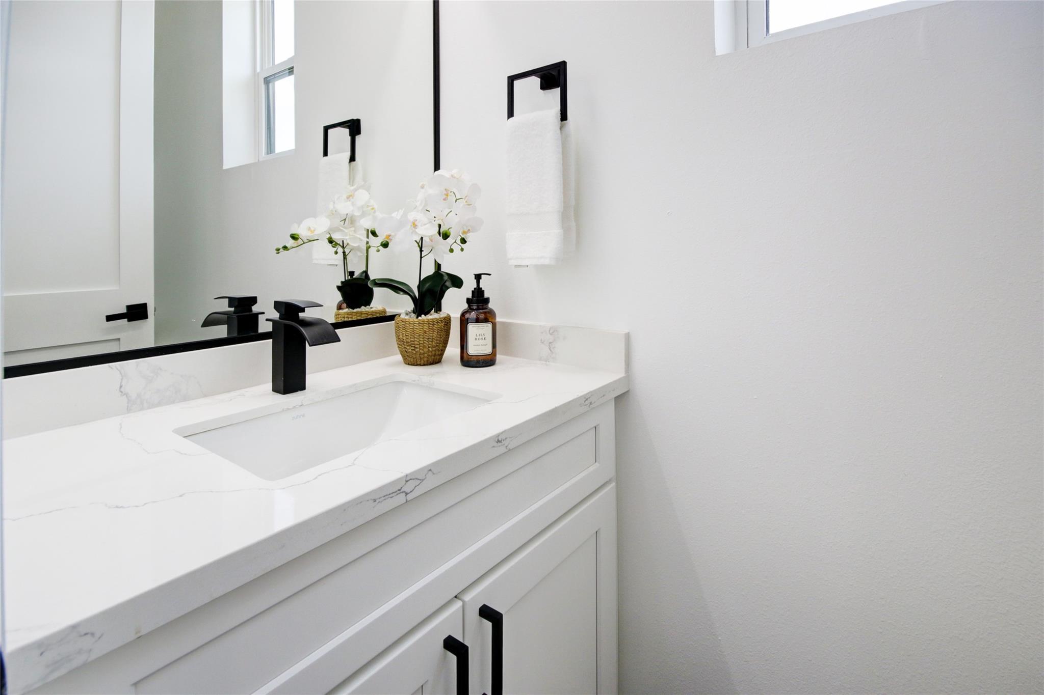 1214 W 24th Street Unit: E