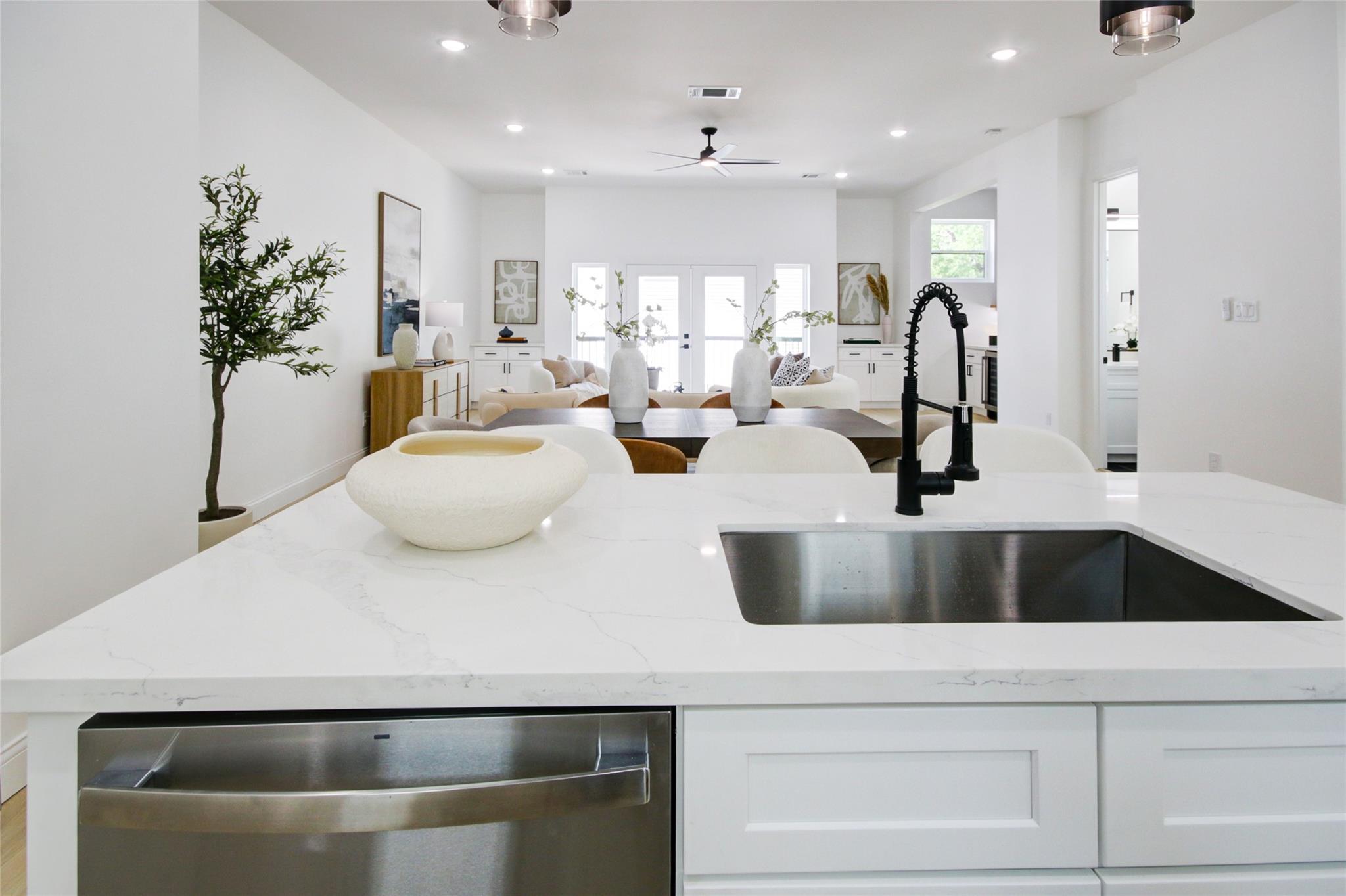 1214 W 24th Street Unit: E