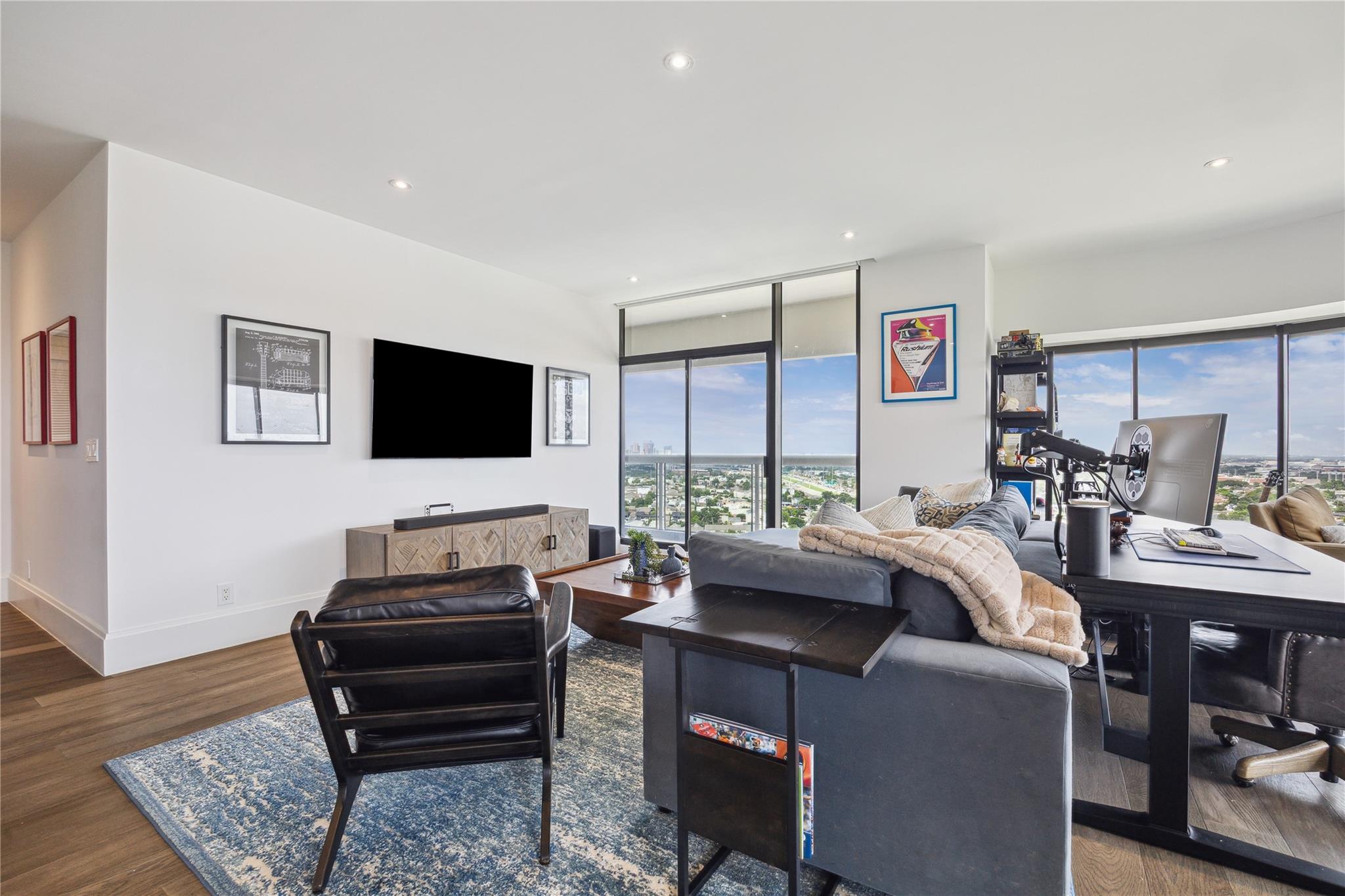 1701 Hermann Drive # 23B