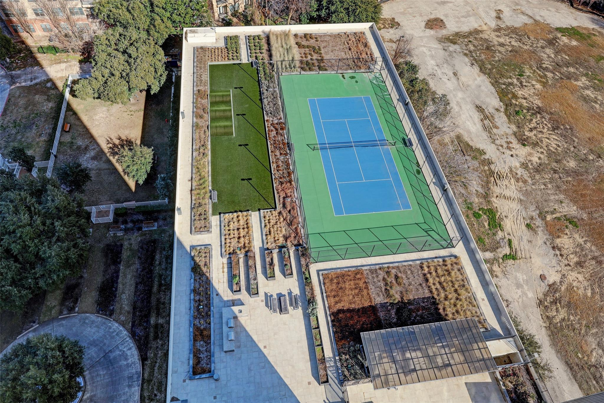 1701 Hermann Drive # 23B