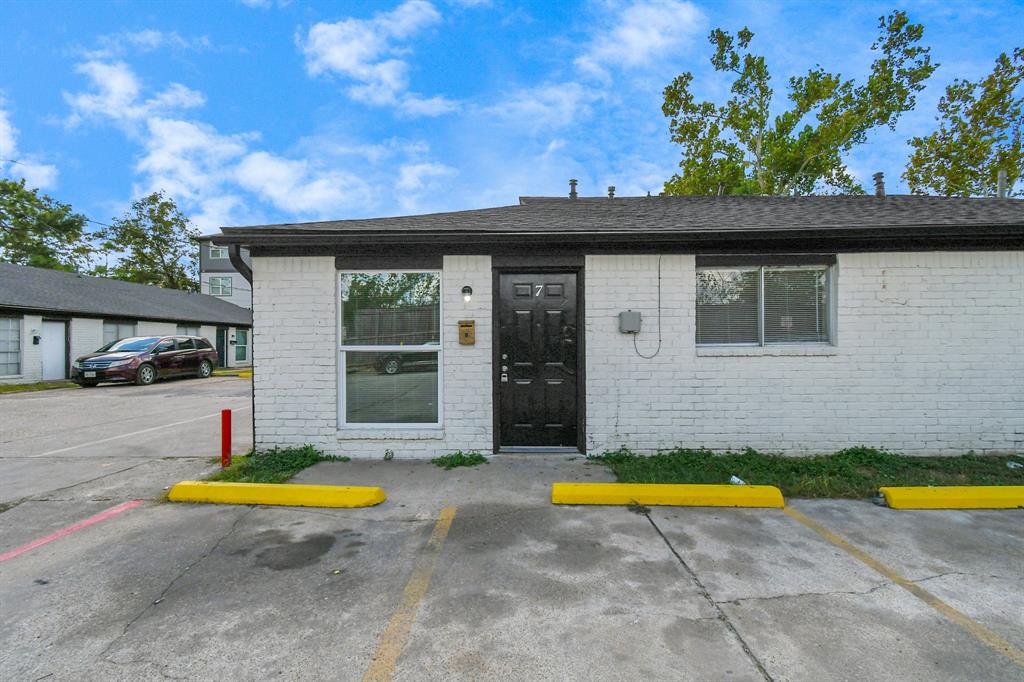 1736 Crestdale Drive # 7