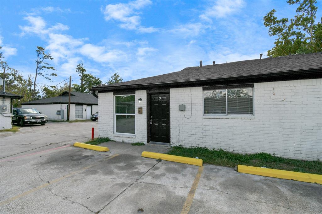 1736 Crestdale Drive # 7