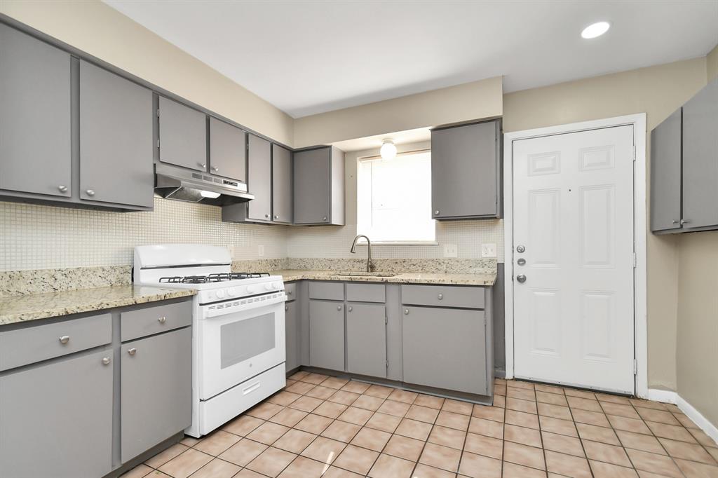 1736 Crestdale Drive # 7