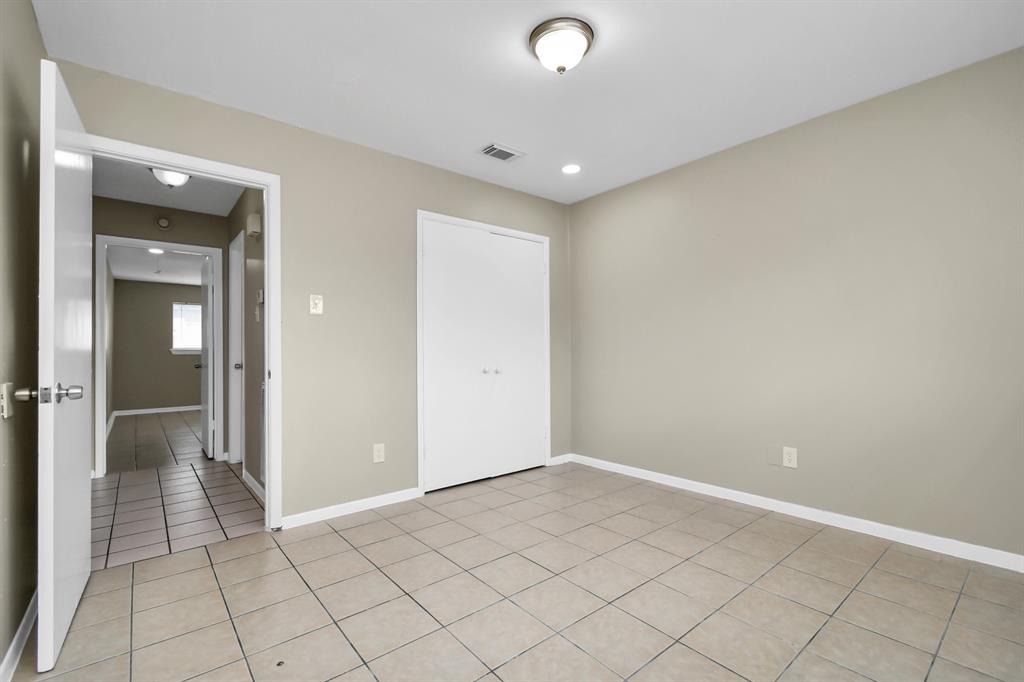 1736 Crestdale Drive # 7