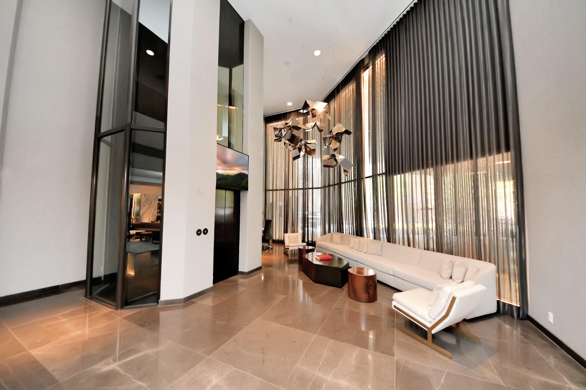 1300 Lamar Street Street # T8