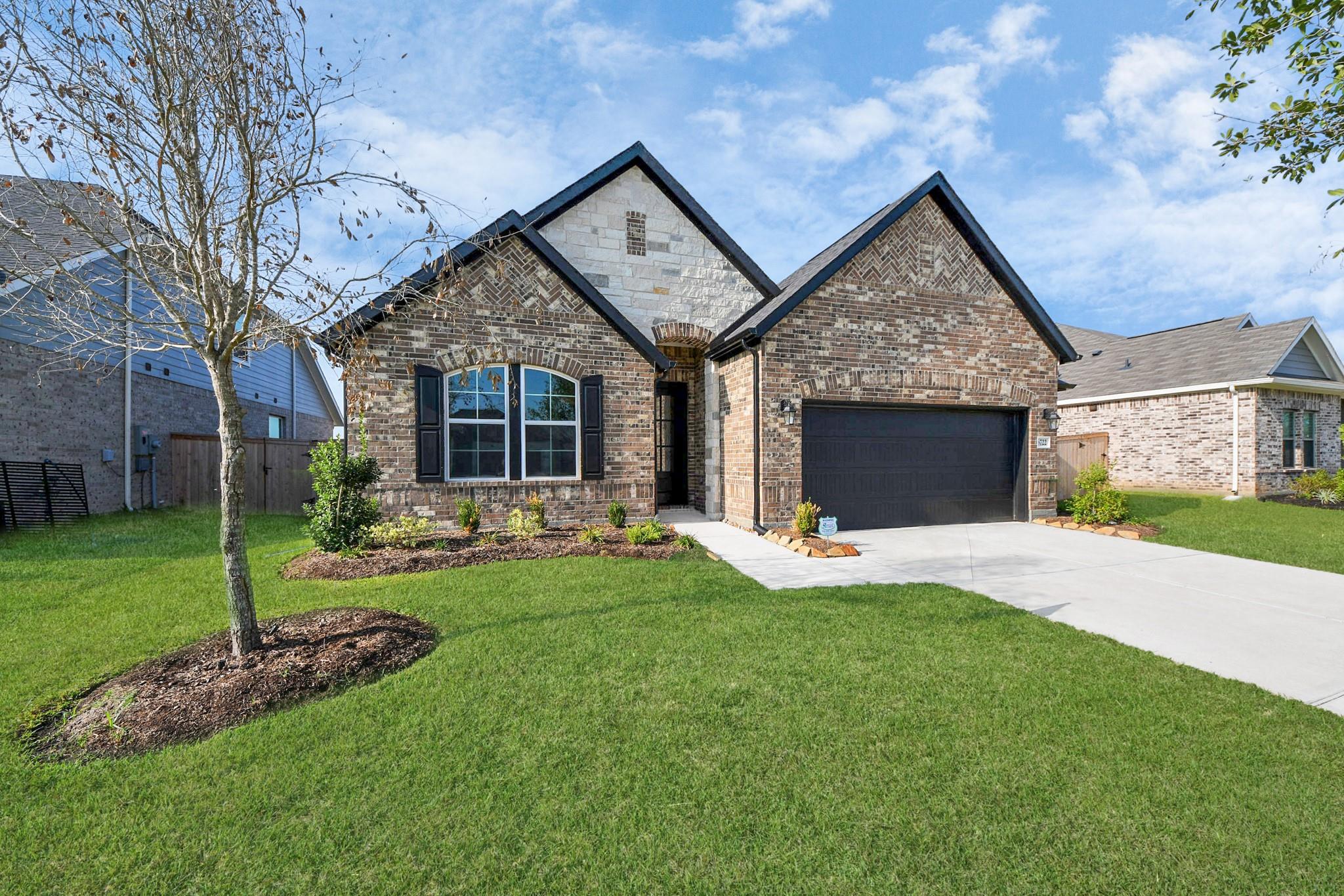 6722 Arabella Lakes Drive