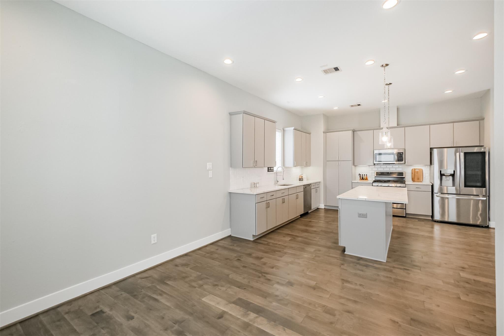 1305 Mayfair Clarkson Lane