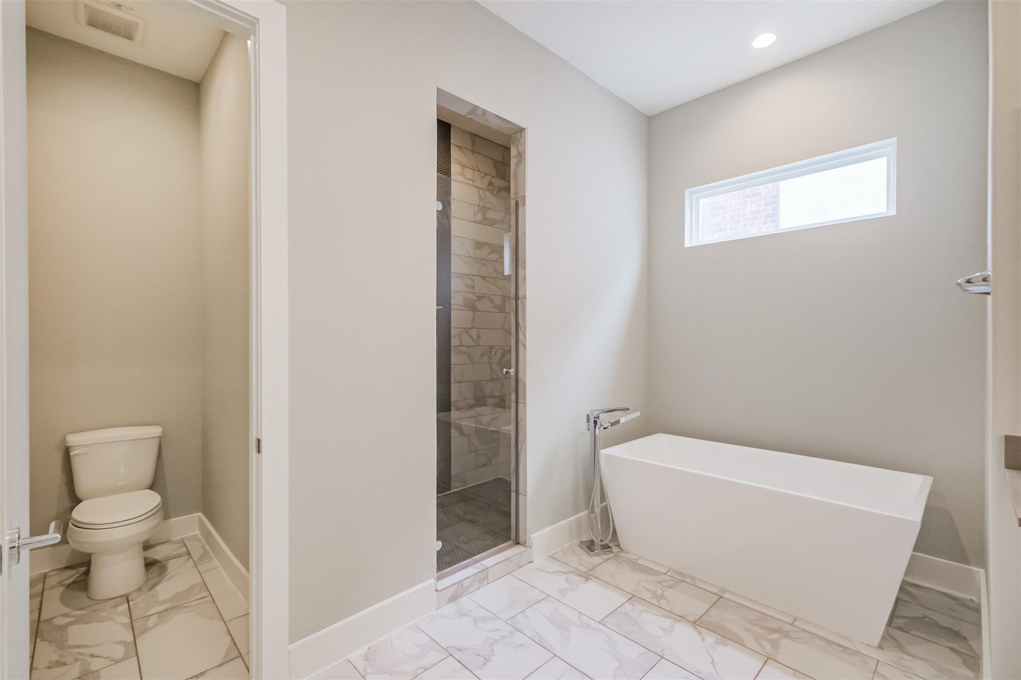 1305 Mayfair Clarkson Lane