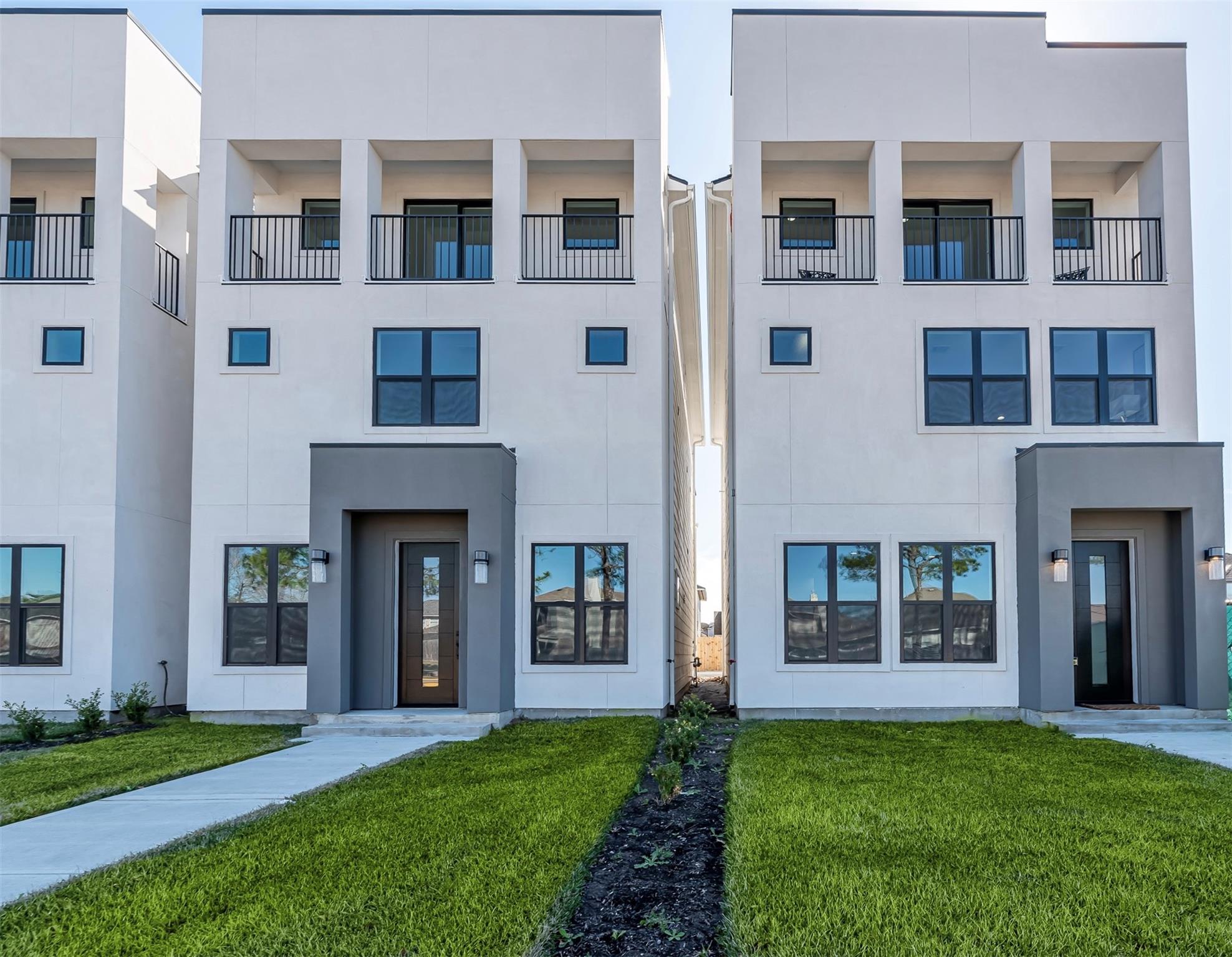 15000 S Richmond Avenue # 2