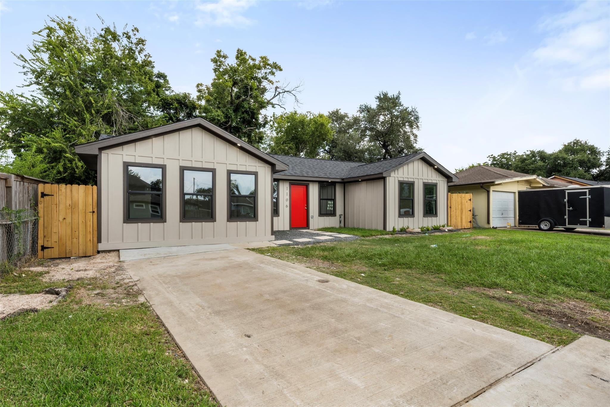 1106 W Thomas Avenue