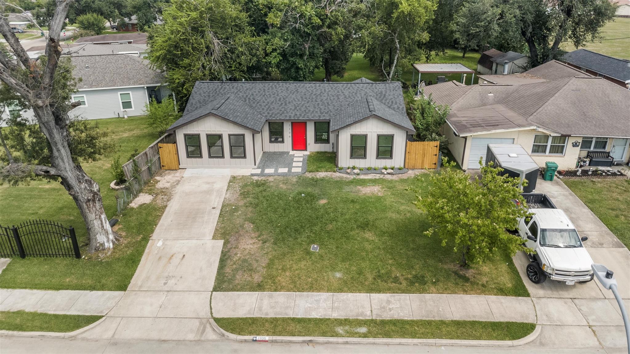 1106 W Thomas Avenue