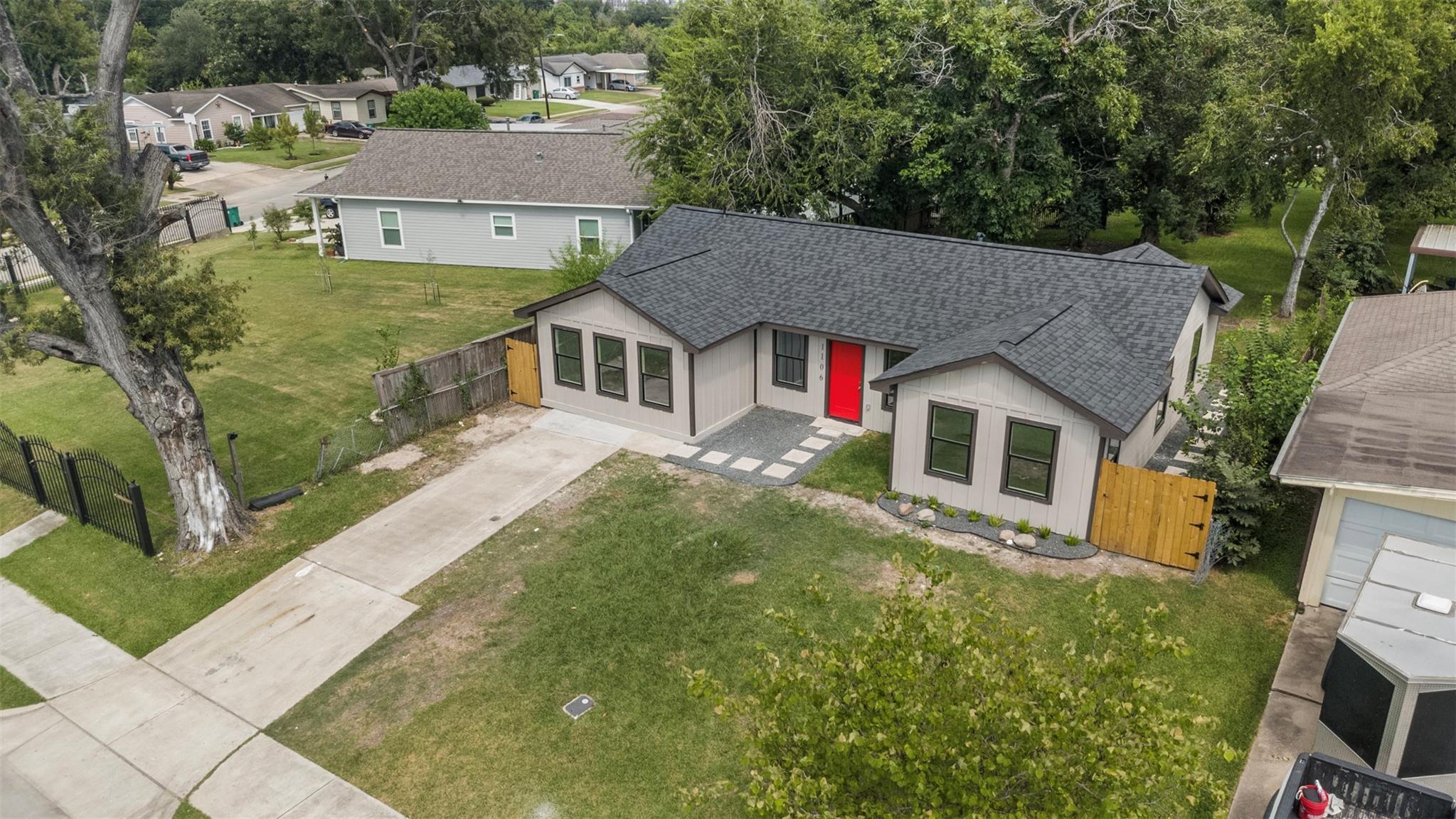 1106 W Thomas Avenue