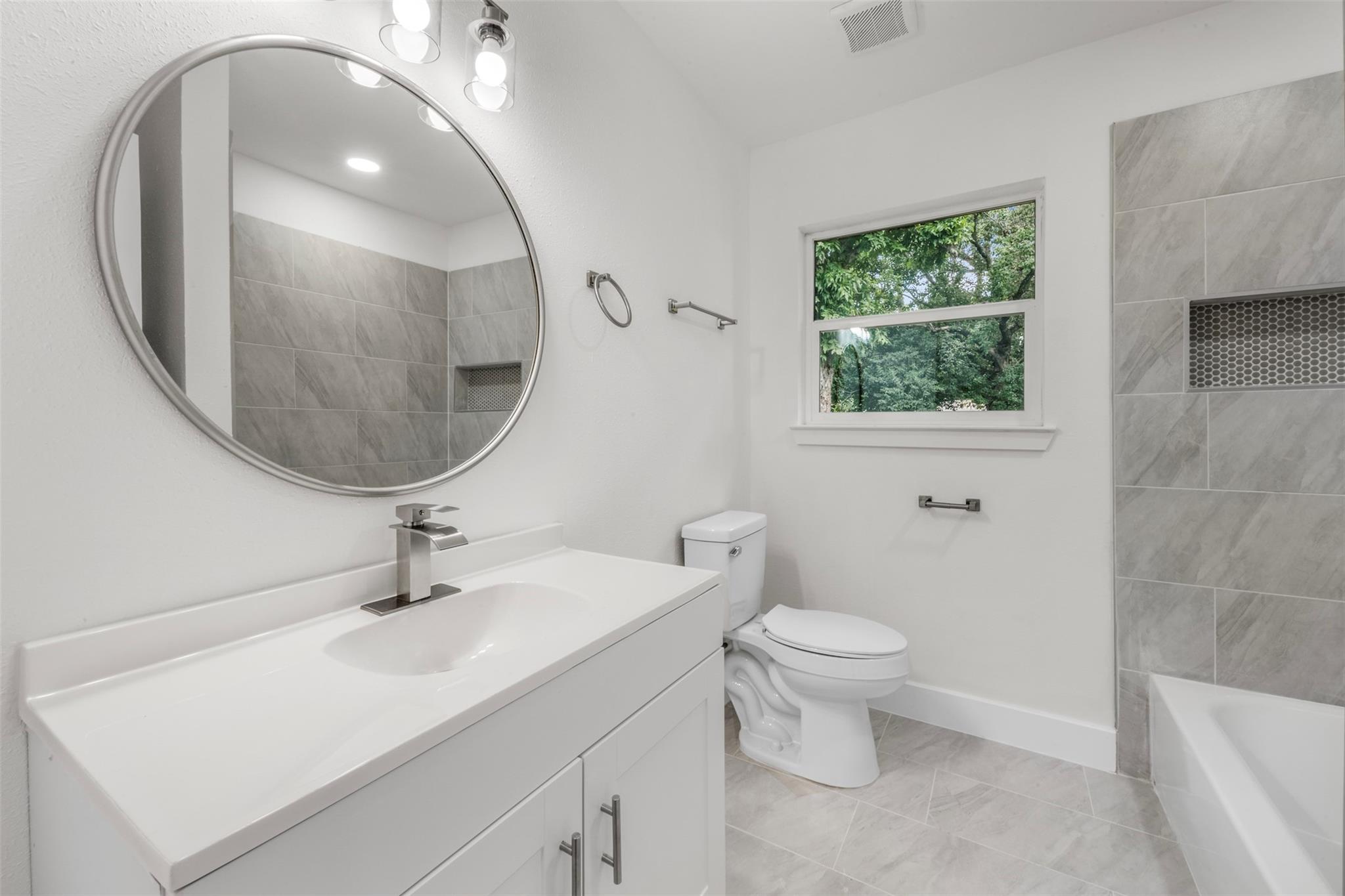 1106 W Thomas Avenue