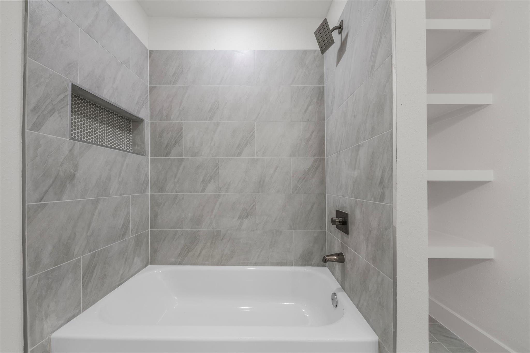 1106 W Thomas Avenue